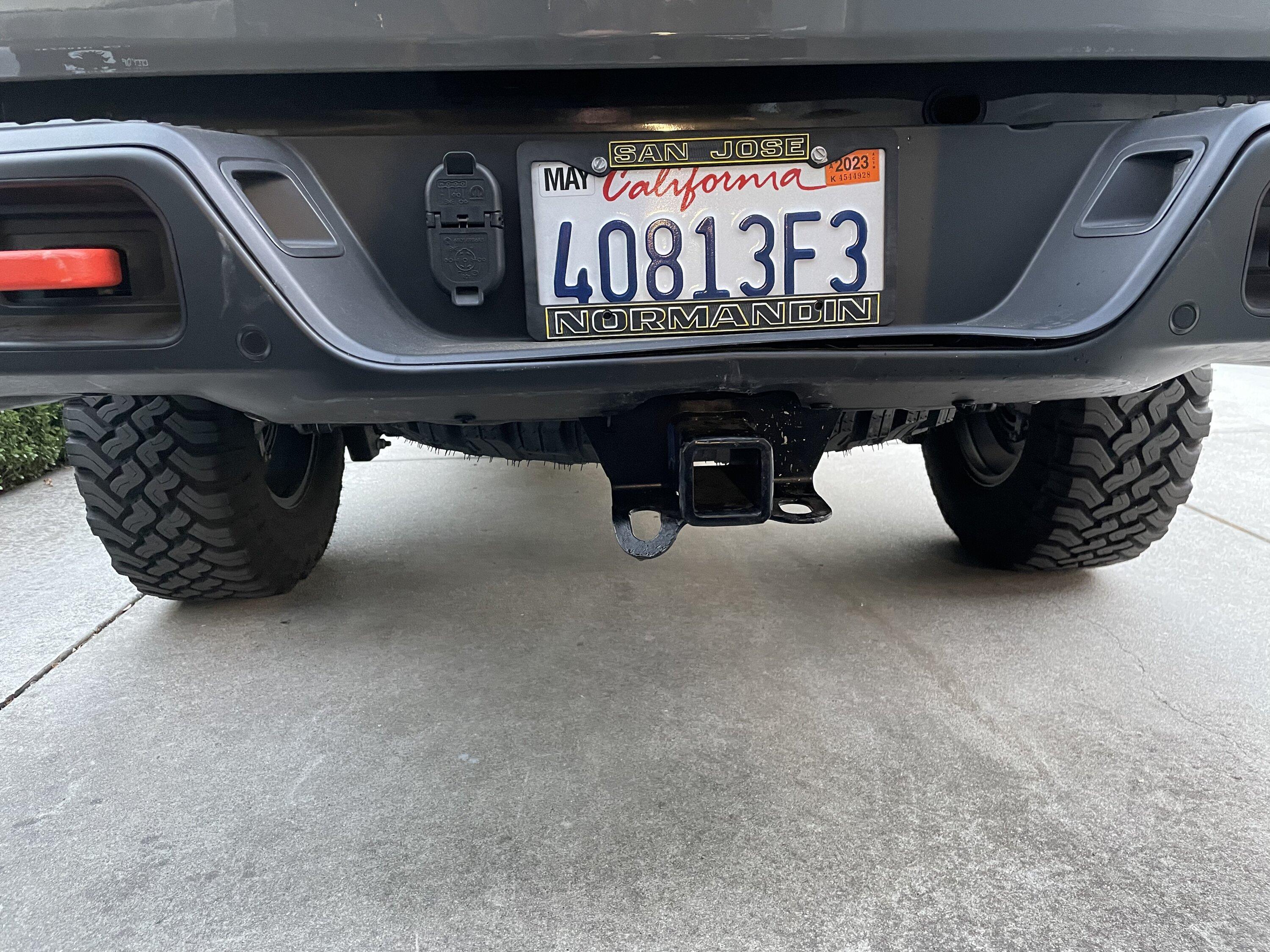 Jeep Gladiator Rear ended today - tow hitch damaged 284A9FBE-90E8-430F-BC9E-2A95D00AC32C