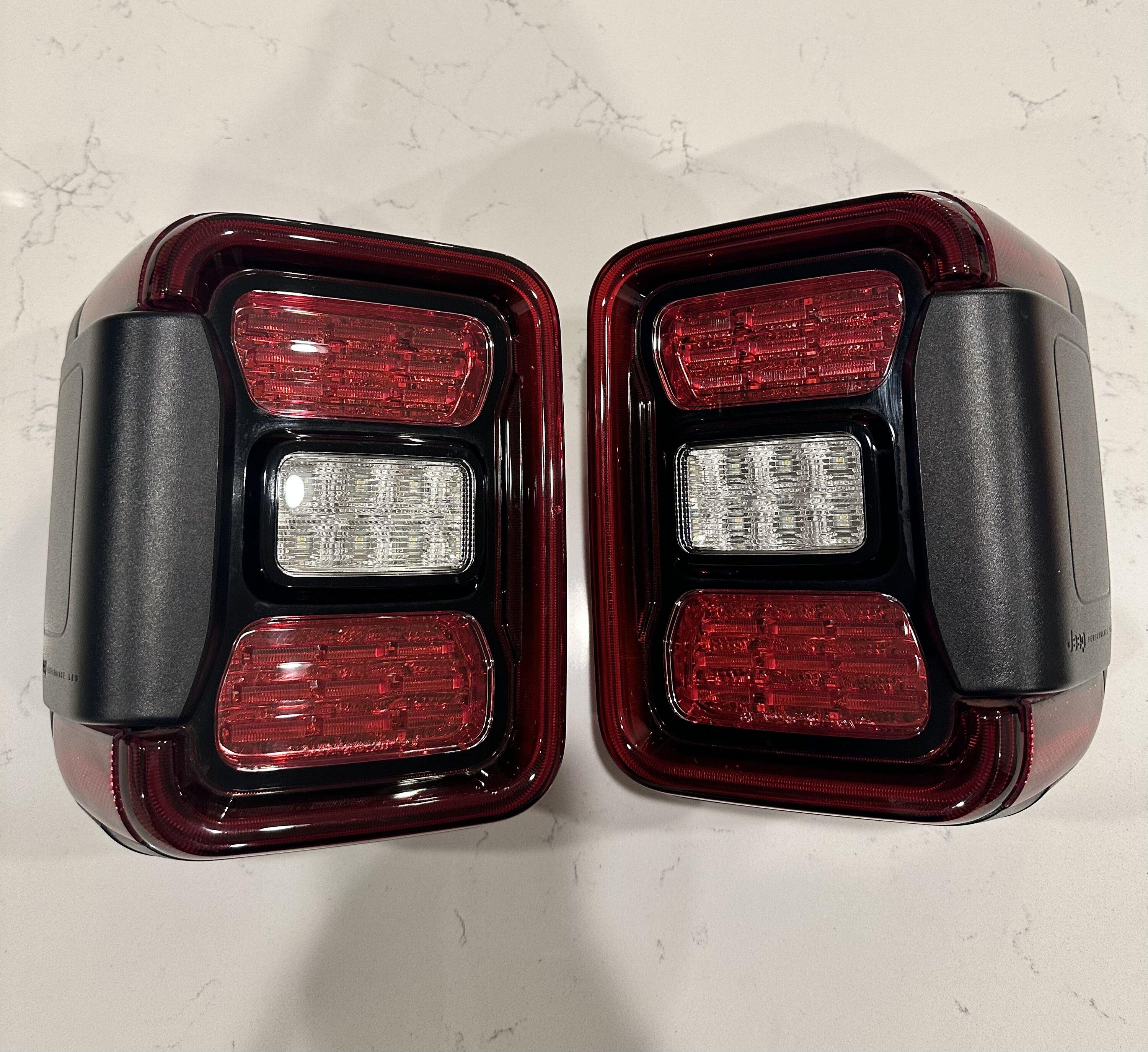 Jeep Gladiator OEM LED Rear Tail lights 5A6B1BD0-B36F-4FE3-902C-04E07F8FEE6B
