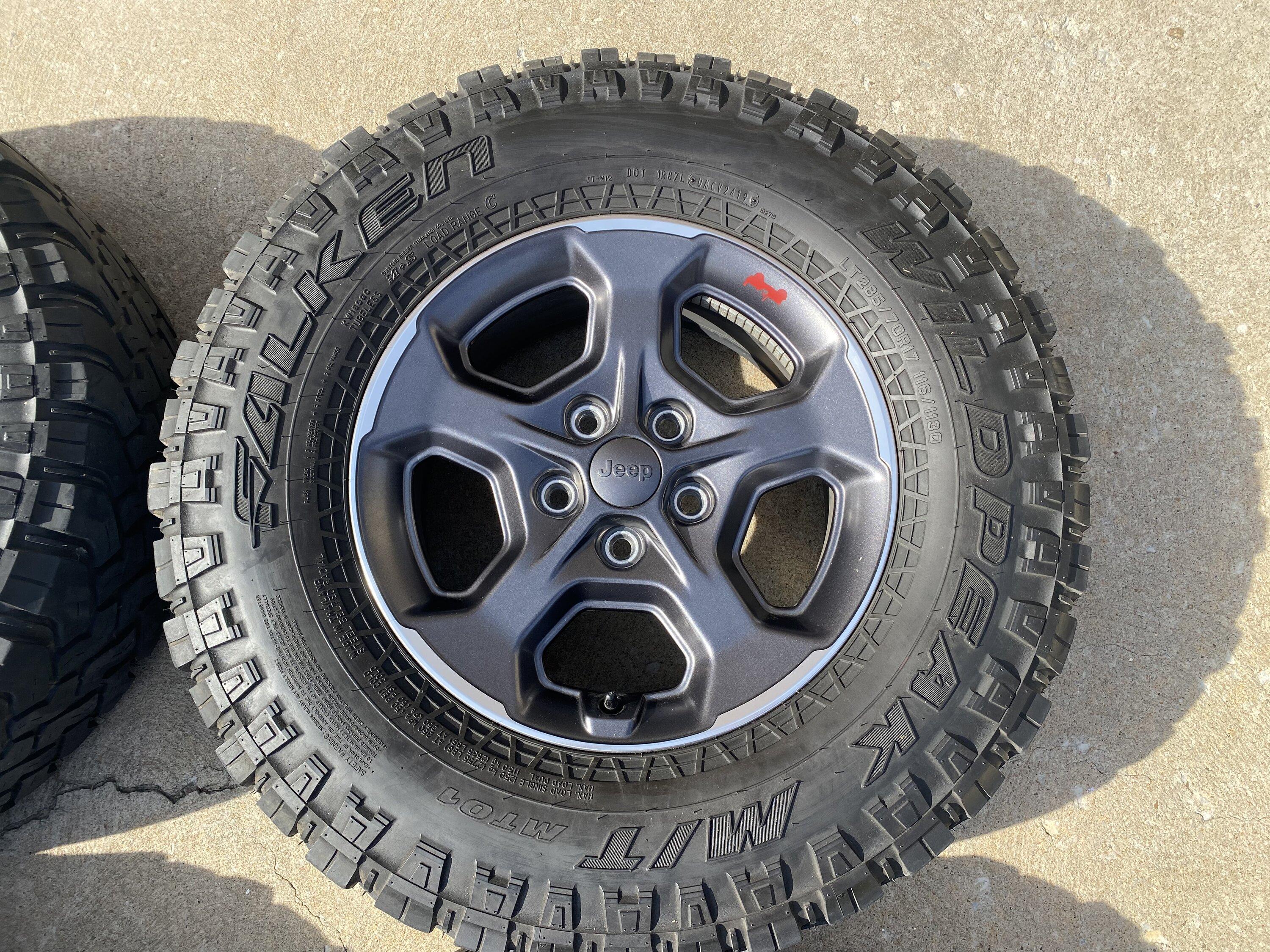 Jeep Gladiator Factory Rubicon wheels with 33” Falken Wildpeak MT’s and TPMS 1DA71F9B-808D-4B7F-B99E-5900ECD6630D