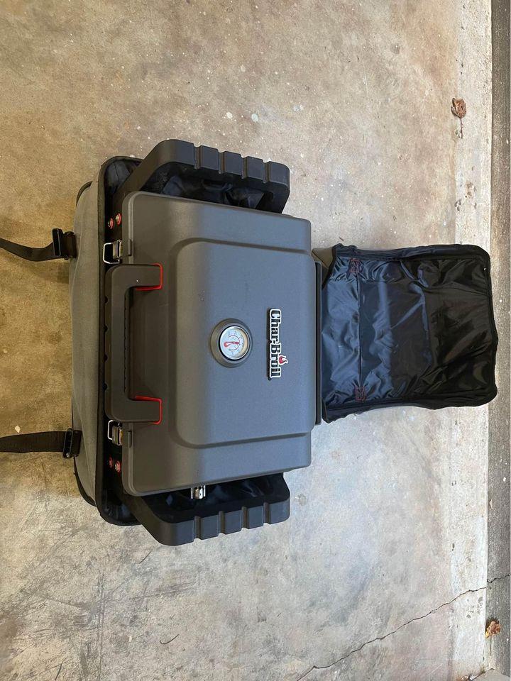 Jeep Gladiator Portable Grill2Go and Carry Case $150 1