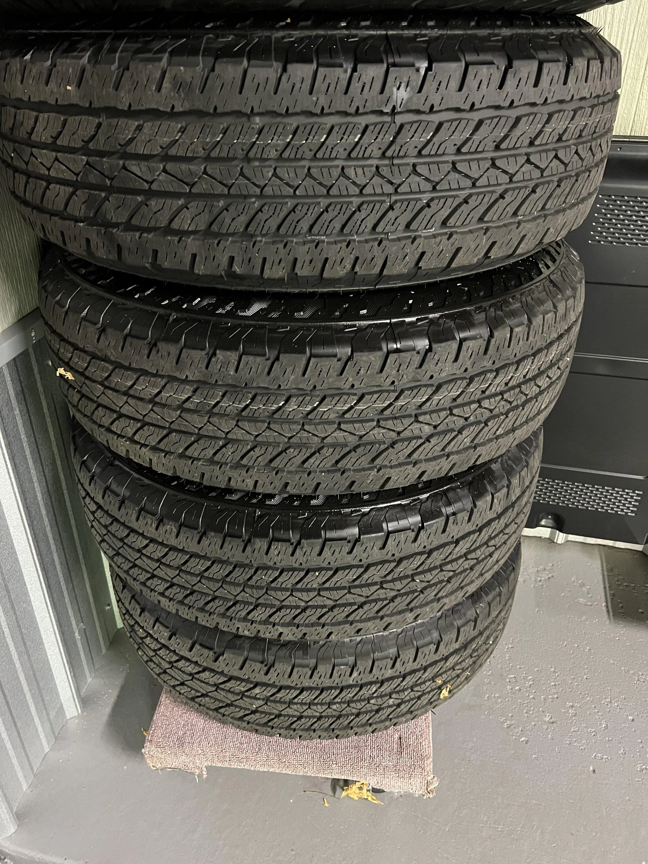Jeep Gladiator New Take-offs - Bridgestone Dueler A/Ts on Sport S Aluminum 17inch Wheels with TPMS 6E7E67DD-E36B-4006-9FB1-A47A8B24DF87