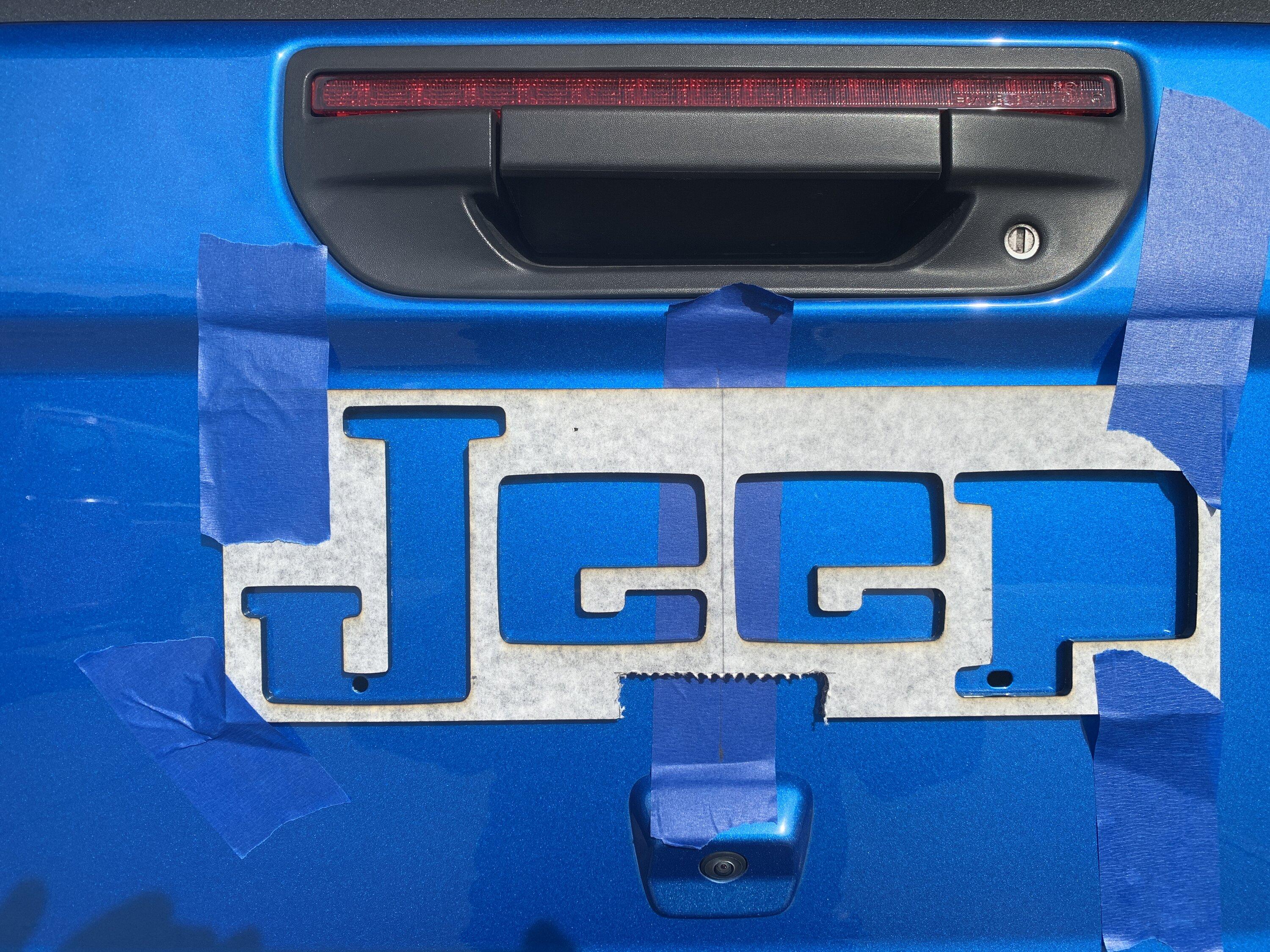 Jeep Gladiator "JEEP" tailgate badge mods? IMG_8940.JPG