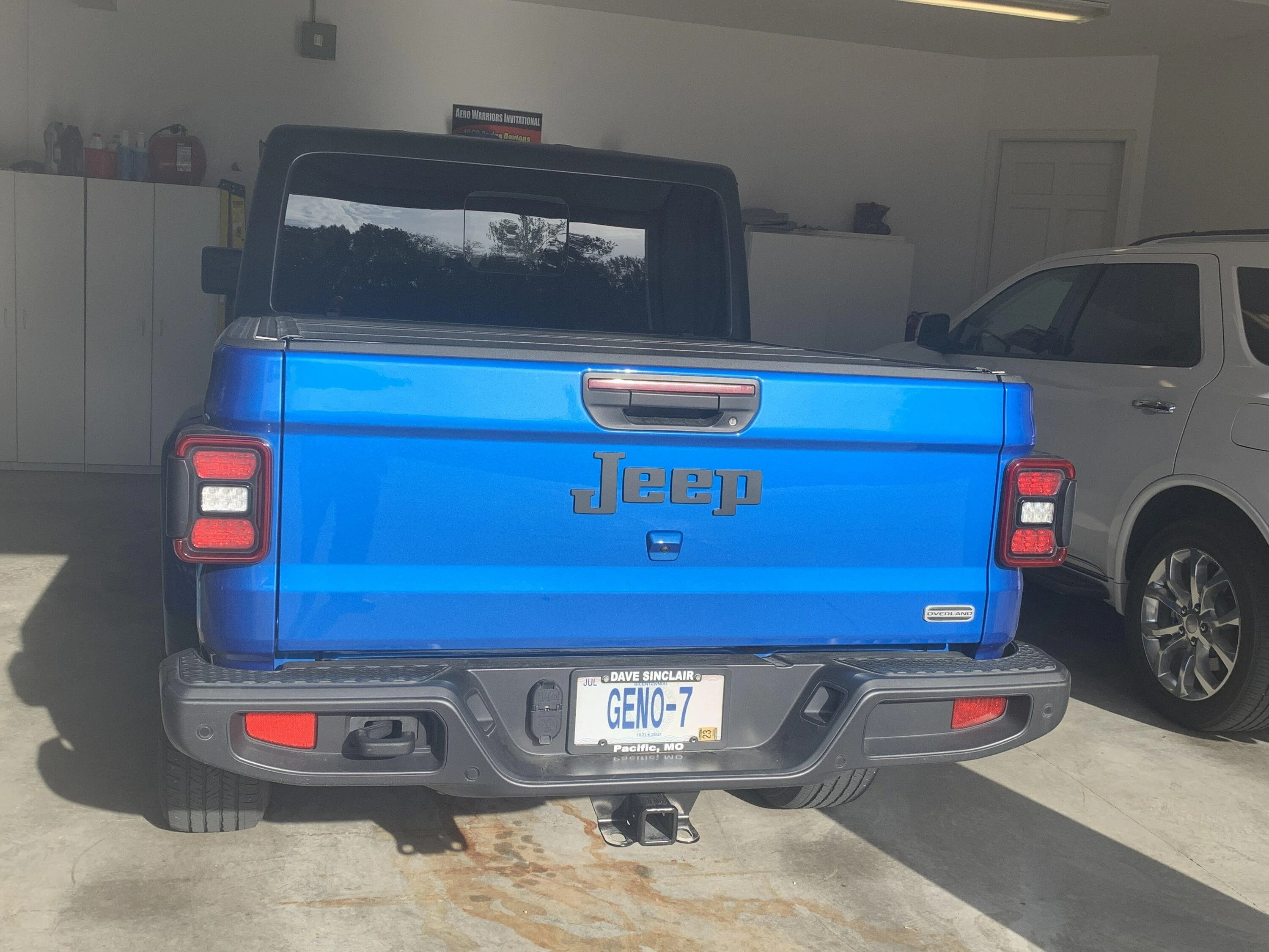 Jeep Gladiator "JEEP" tailgate badge mods? IMG_8945