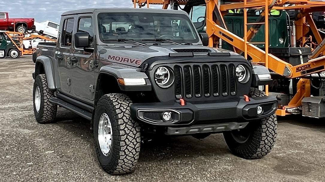 Jeep Gladiator Pizza Cutters - 35X10R17 Skinny Tires installed BF25710F-556B-46D0-A72A-E47C2BA77FBB