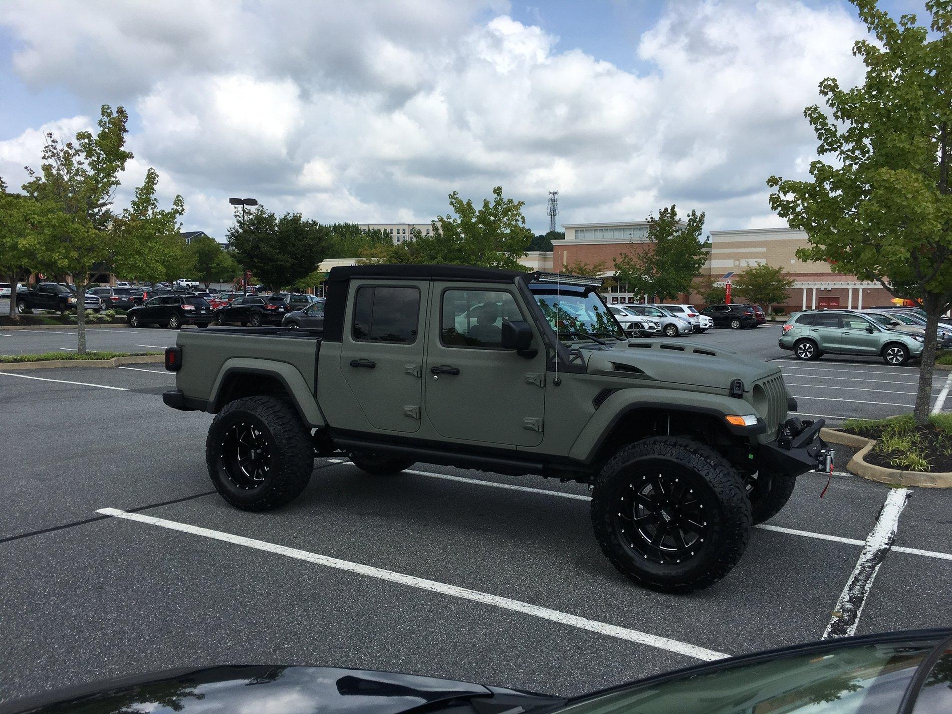 Jeep Gladiator Custom Gladiator in Virginia 73C7BD08-9AE7-4791-AF56-52D139804D38