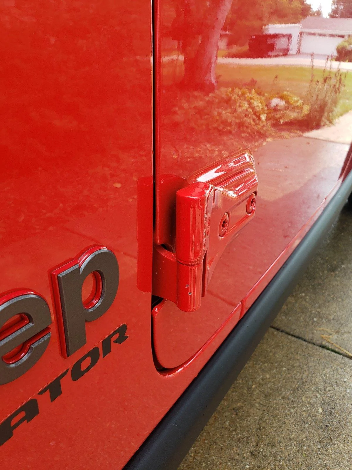 Jeep Gladiator Just a heads up - protect your door hinges from rock chips 20190817_112149
