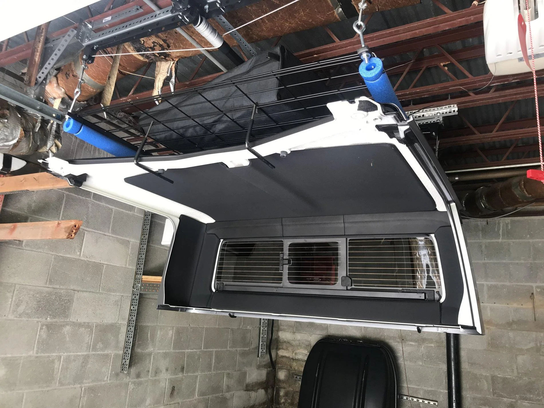 Jeep Gladiator Gladiator Hardtop Hoist 81093339-DCD4-43D4-89D3-9705B9D14A85