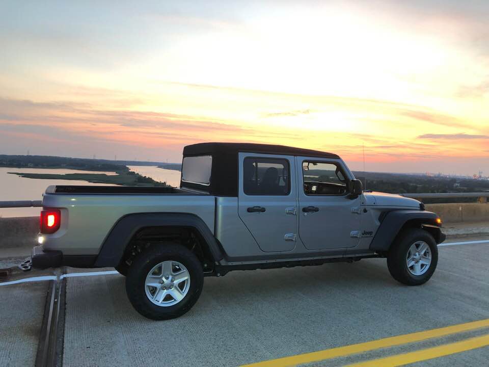 Jeep Gladiator WT  Trade, Prem SunRider Soft Top plus Cash for black Hard Top Bridge