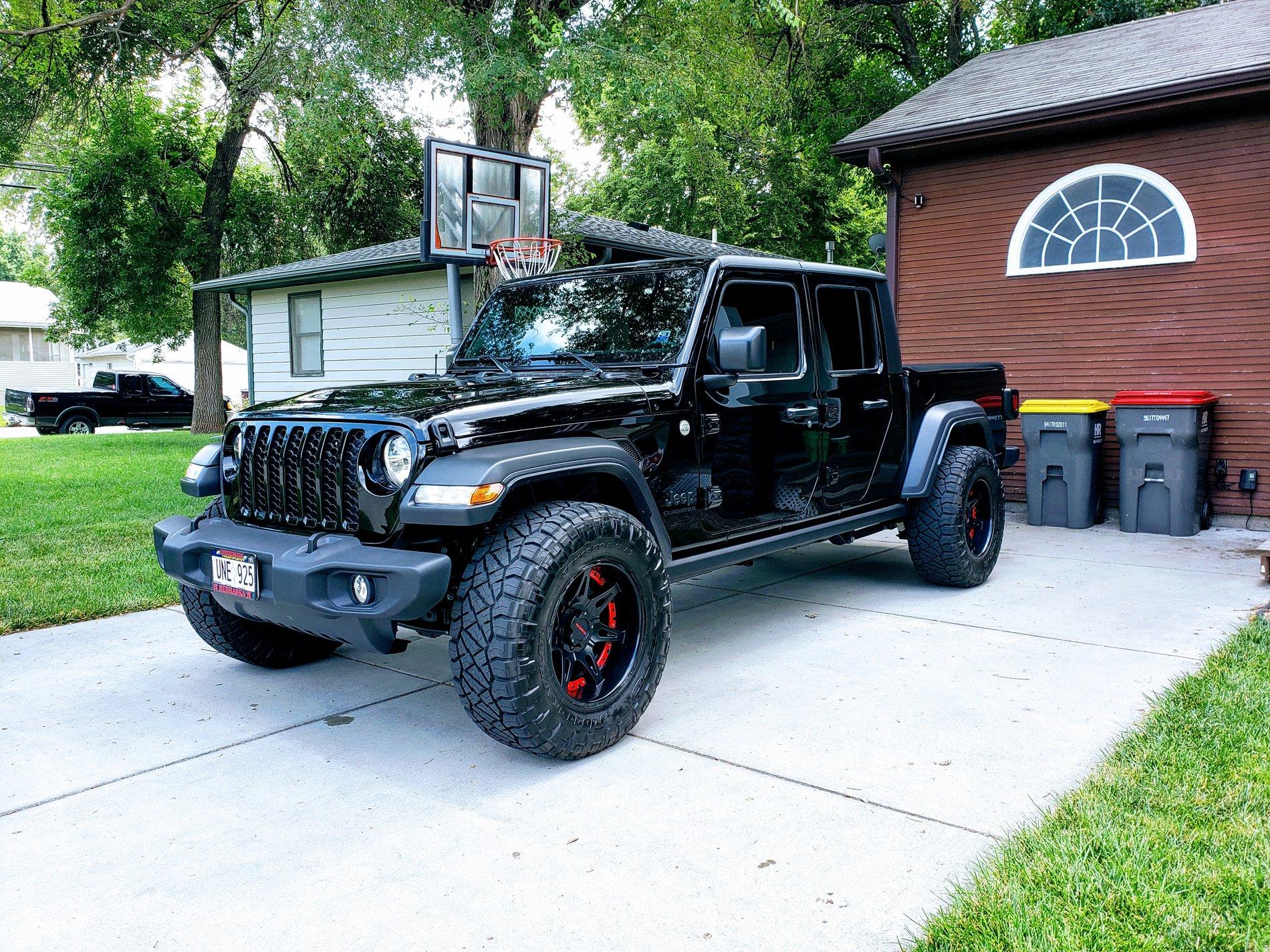 Jeep Gladiator Pictures of 33s and 35s 20190808_142605