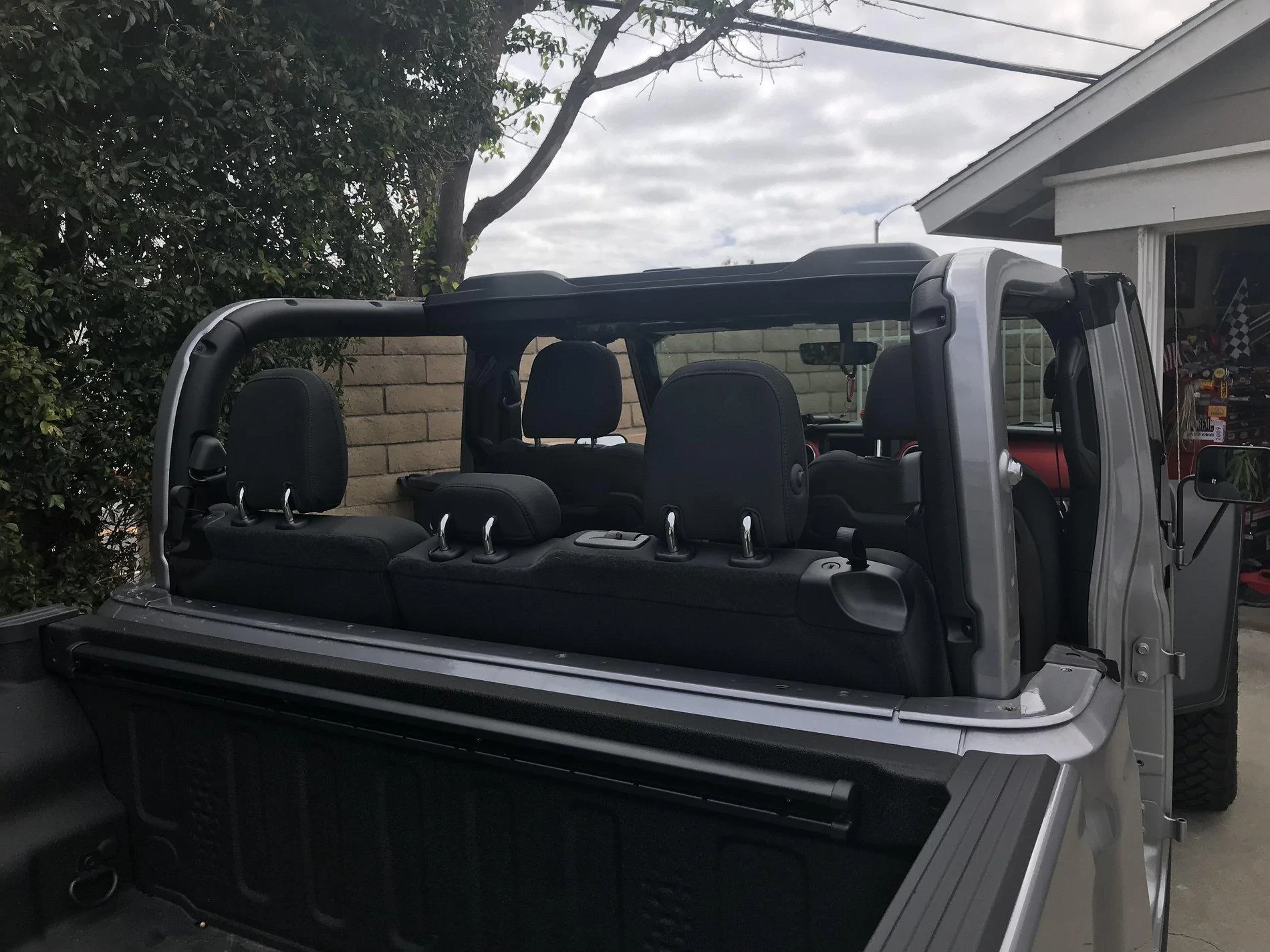 Jeep Gladiator Naked and not afraid A286E98A-1CC5-4F24-A846-6C7AA2447DD3