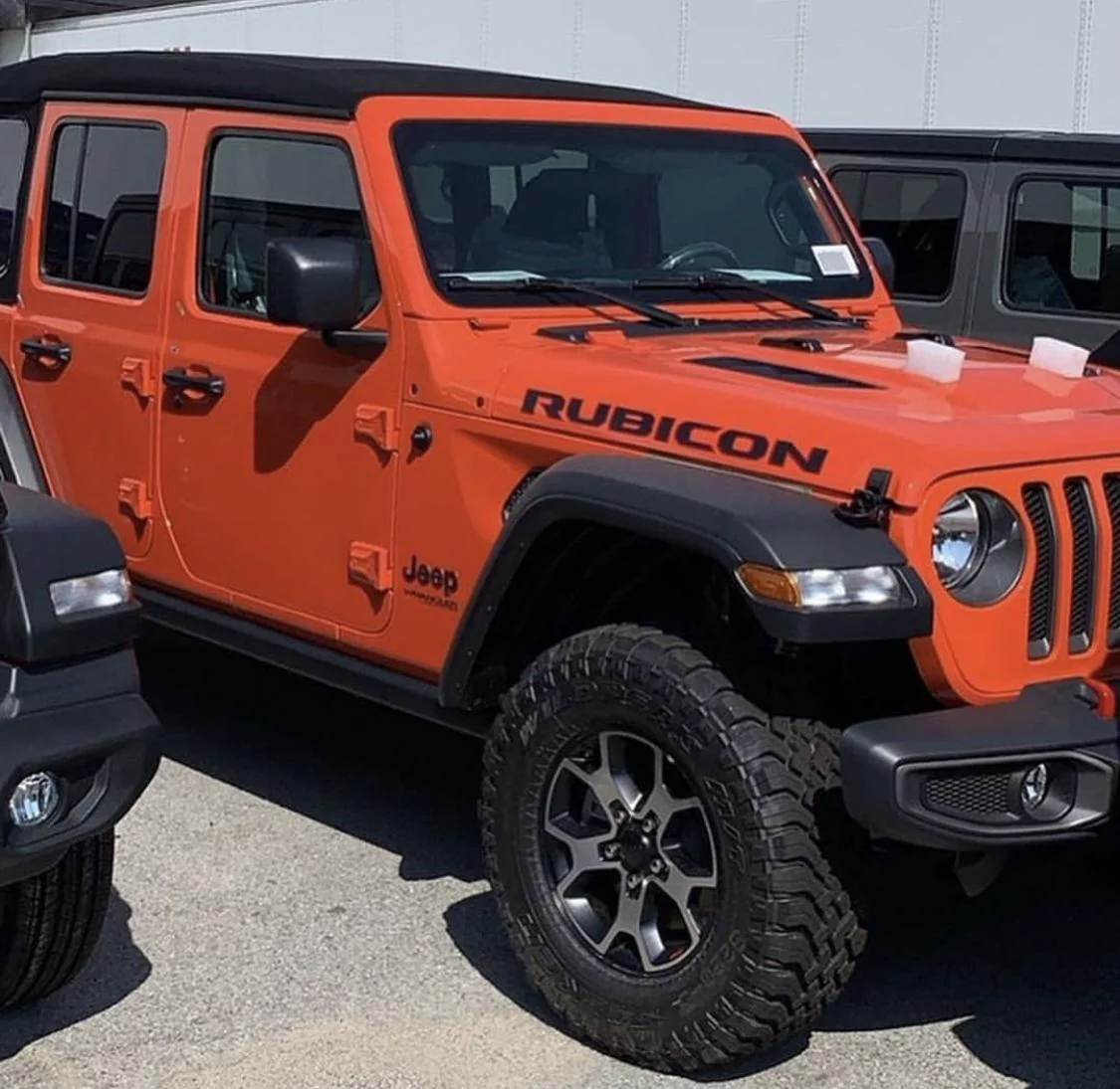 Jeep Gladiator First Punk'n Gladiators have rolled off assembly line C74C164D-3995-4627-8330-C3F186F2990A