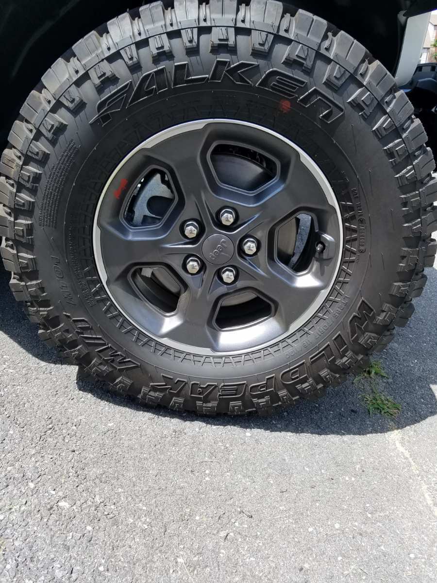 Jeep Gladiator F/S 4 rubicon wheels only asking 700/bo 39528