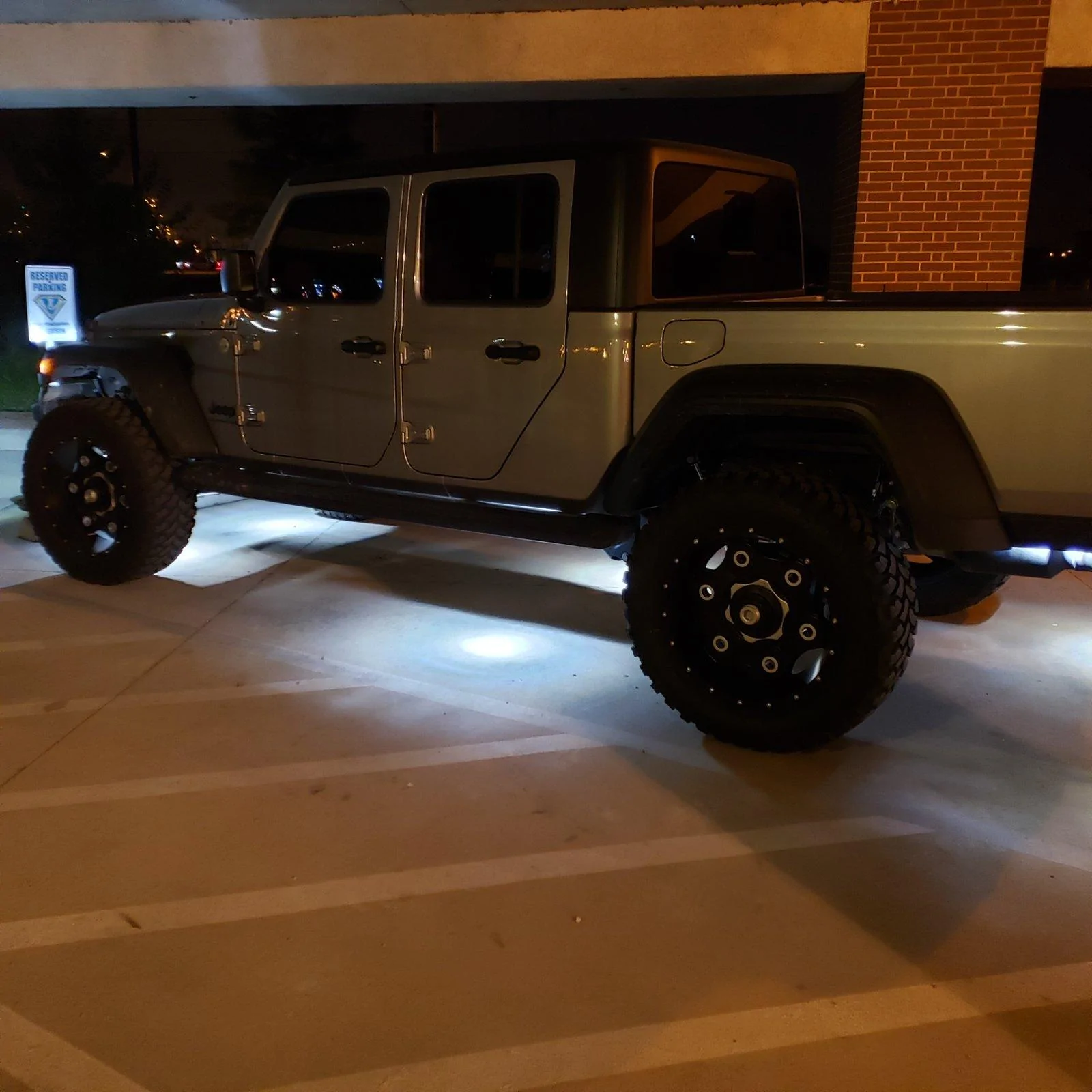 Jeep Gladiator LED Bulb Replacement - IT WORKS! 20190819_055224