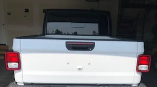 Jeep Gladiator "JEEP" tailgate badge mods? IMG_5664