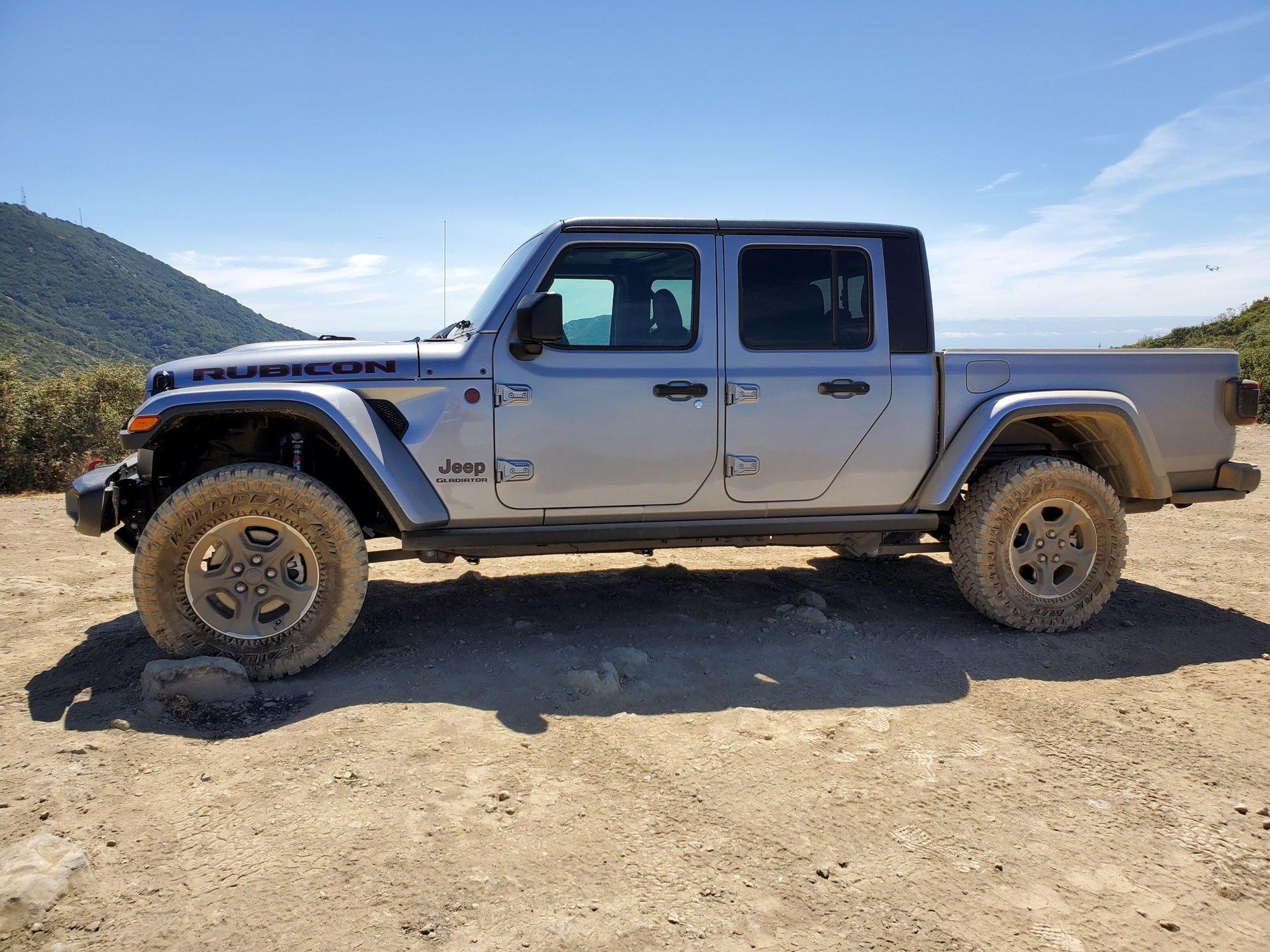 Jeep Gladiator BILLET SILVER Gladiator JT Club 20190817_141745