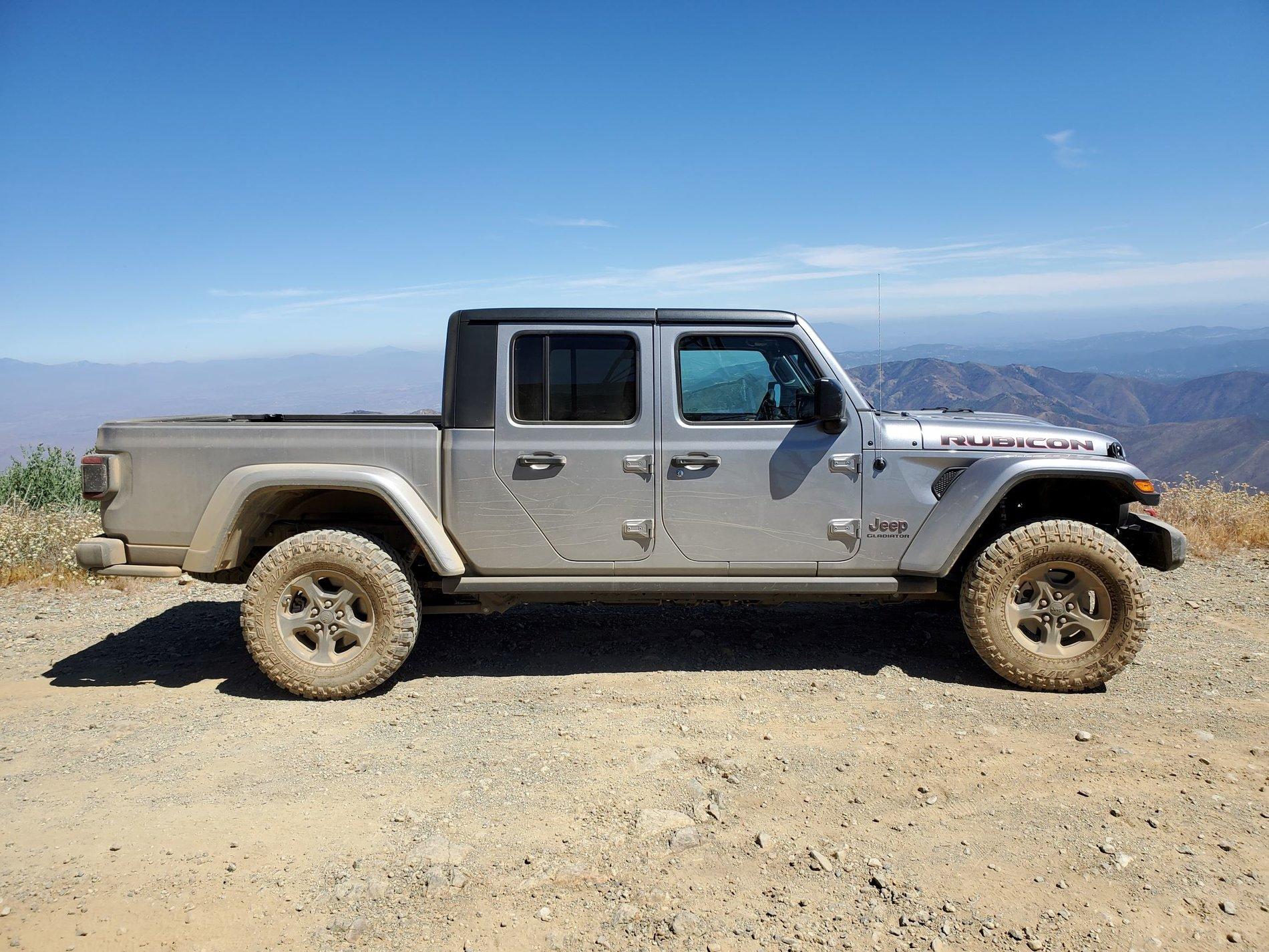 Jeep Gladiator BILLET SILVER Gladiator JT Club 20190817_145038