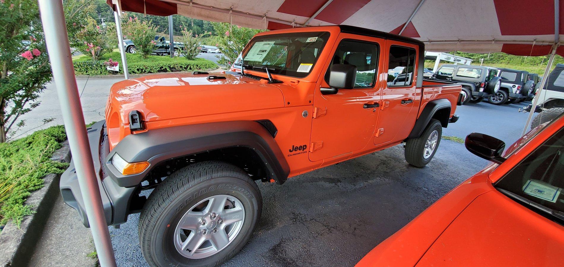 Jeep Gladiator First Punk'n Gladiators have rolled off assembly line 20190821_180303