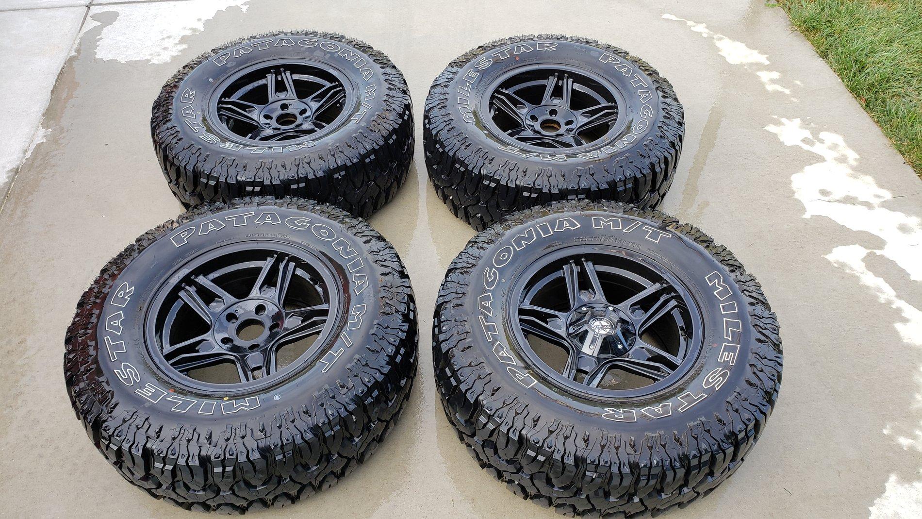 Jeep Gladiator 35" Milestar Patagonia M/T on AO wheels 20190821_190830
