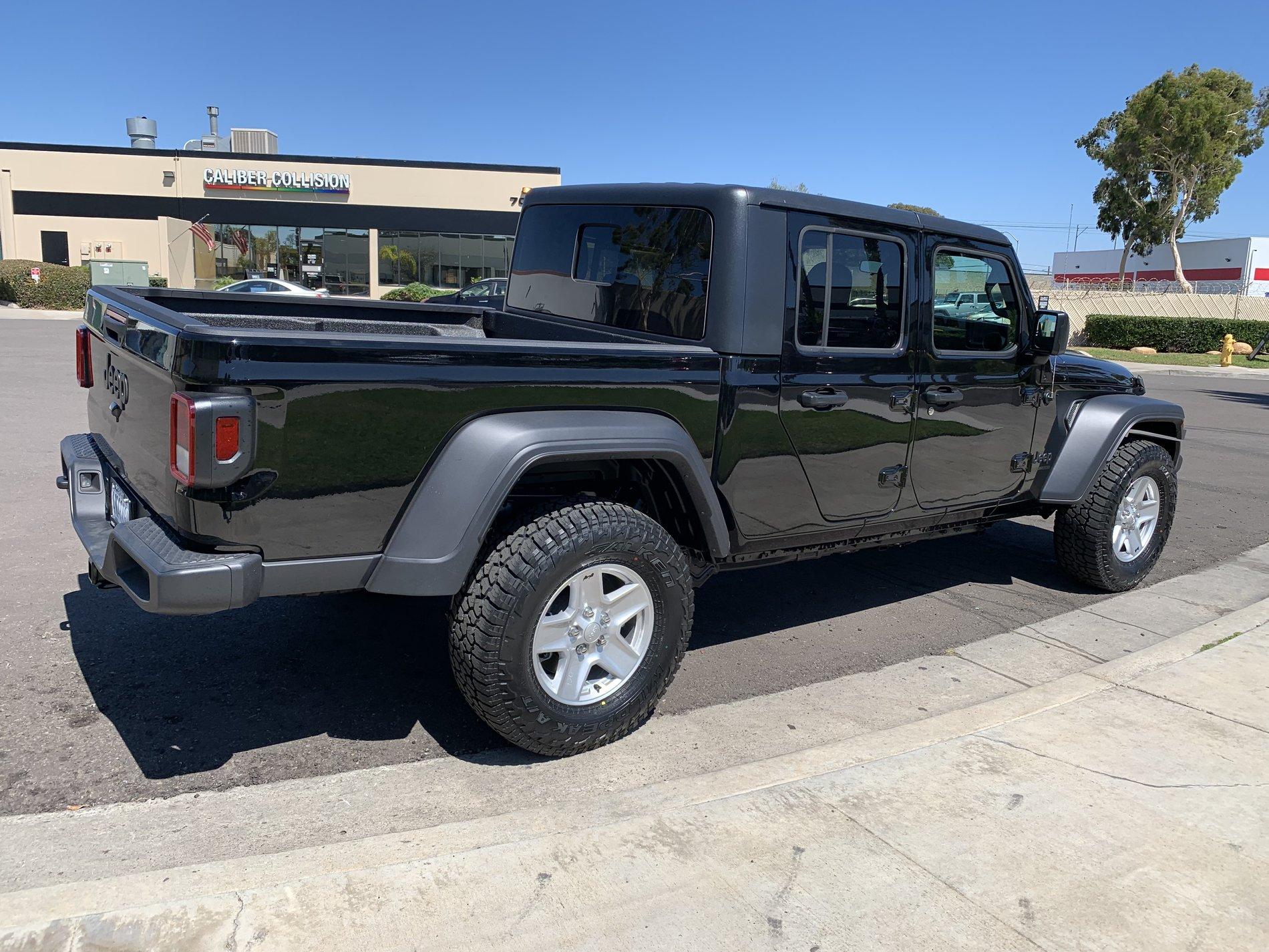 Jeep Gladiator Let's see 'em - Larger tires on Sport S wheels F3F0A7FC-C3E3-4F04-9171-791DC37DD207