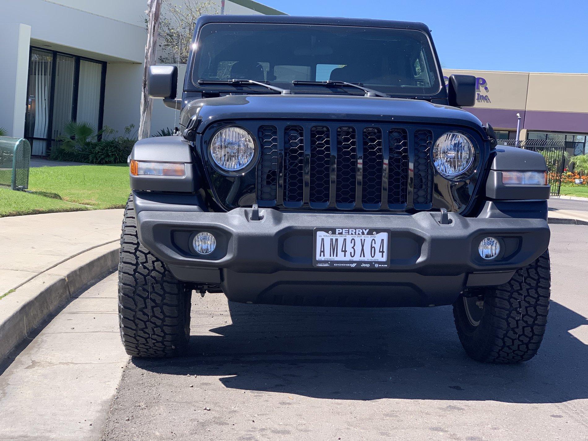 Jeep Gladiator Let's see 'em - Larger tires on Sport S wheels 523295D2-0B0D-446D-8E12-2577C0E3F62F