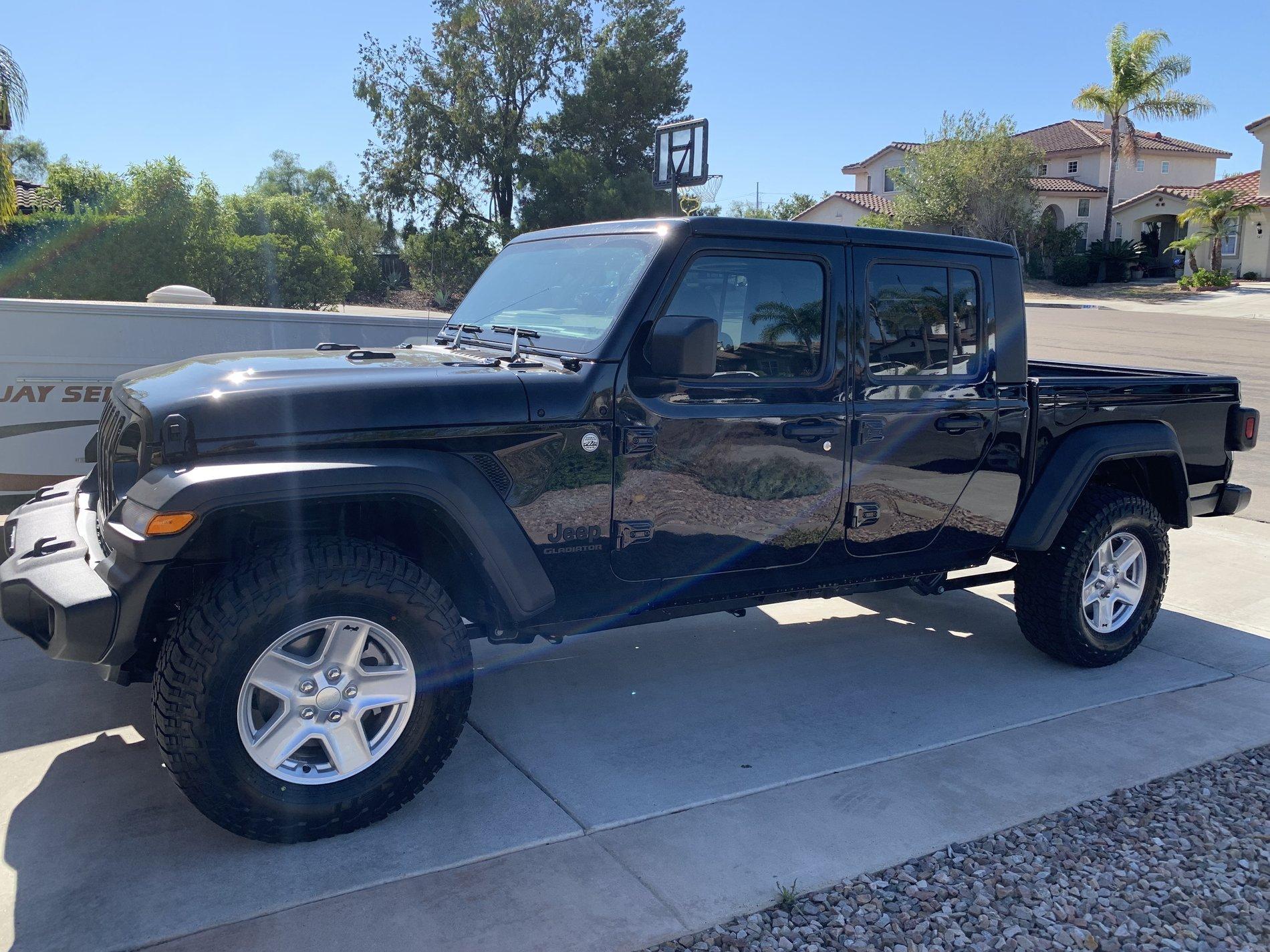 Jeep Gladiator Let's see 'em - Larger tires on Sport S wheels 0161C76D-62D1-43EB-8B92-712D3328FD0F