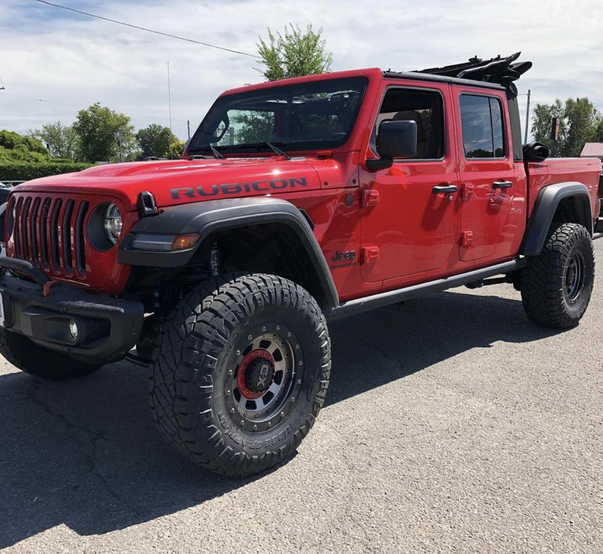 Jeep Gladiator FIRECRACKER RED Gladiator JT Club BC2963C6-3186-4416-B949-2F9B4437A5FC
