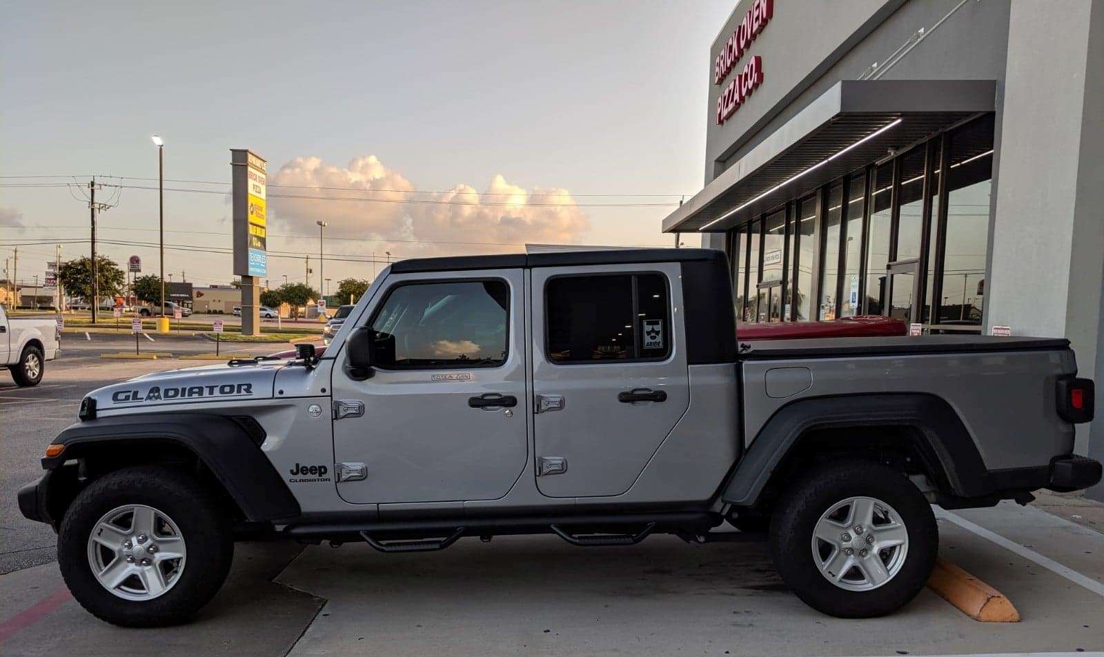Jeep Gladiator Rough Country Nerf Bars/Steps Installed 69443738_491792858245468_4239149836596674560_n