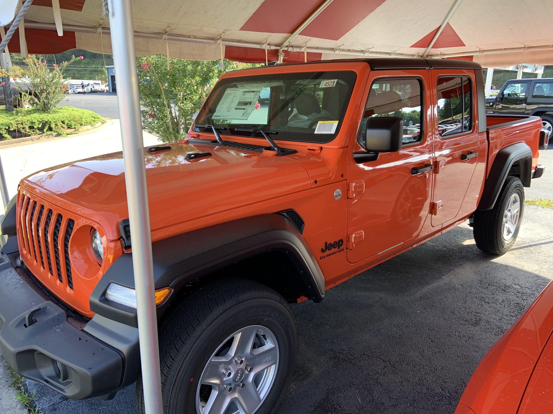 Jeep Gladiator PUNK'N Gladiator JT Club B0399999-359E-4EB2-859B-83EA91EEEAF2