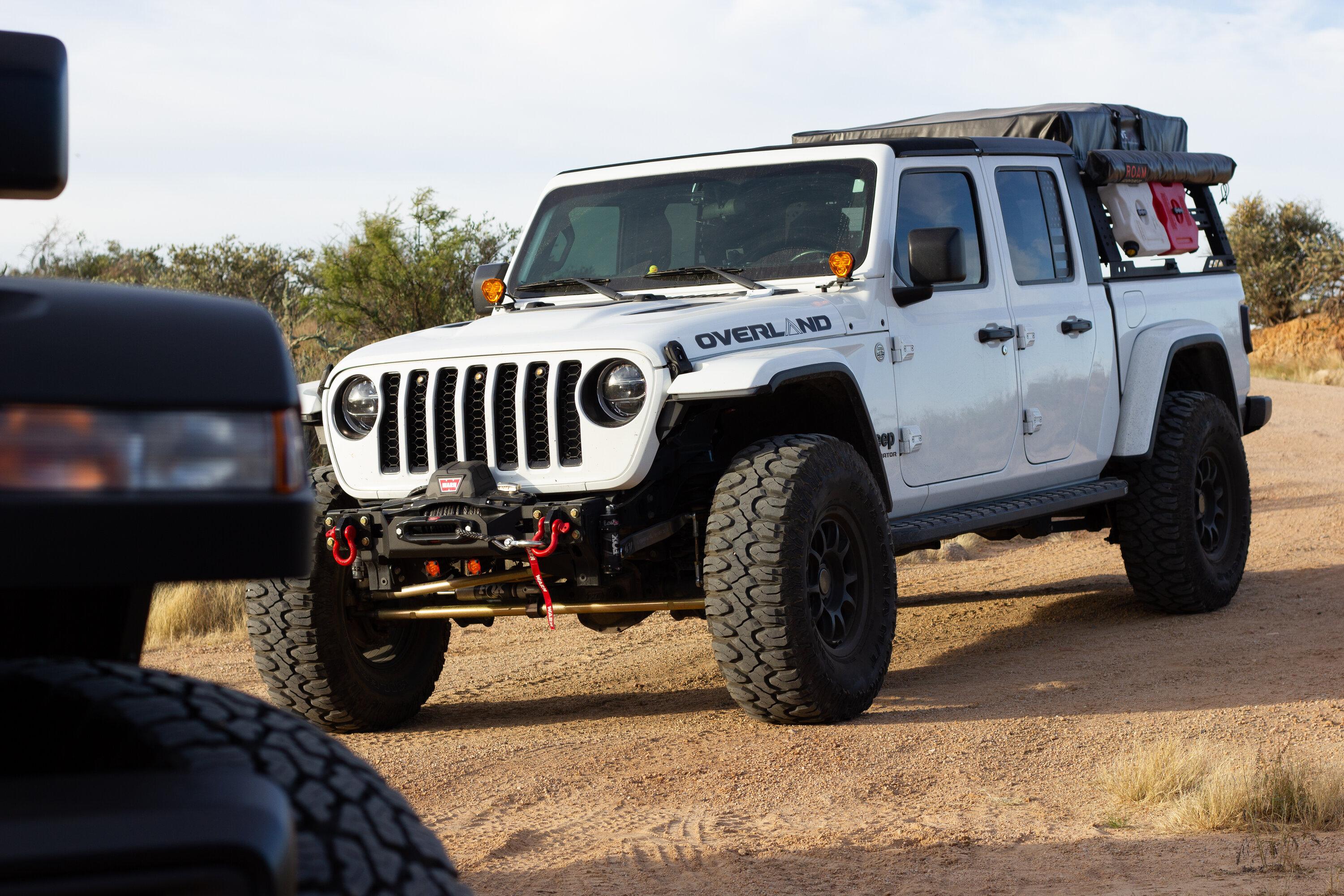 Jeep Gladiator BRIGHT WHITE Gladiator JT Club 41FD3D60-12A5-41DD-BF7C-9FDB2E09A30E