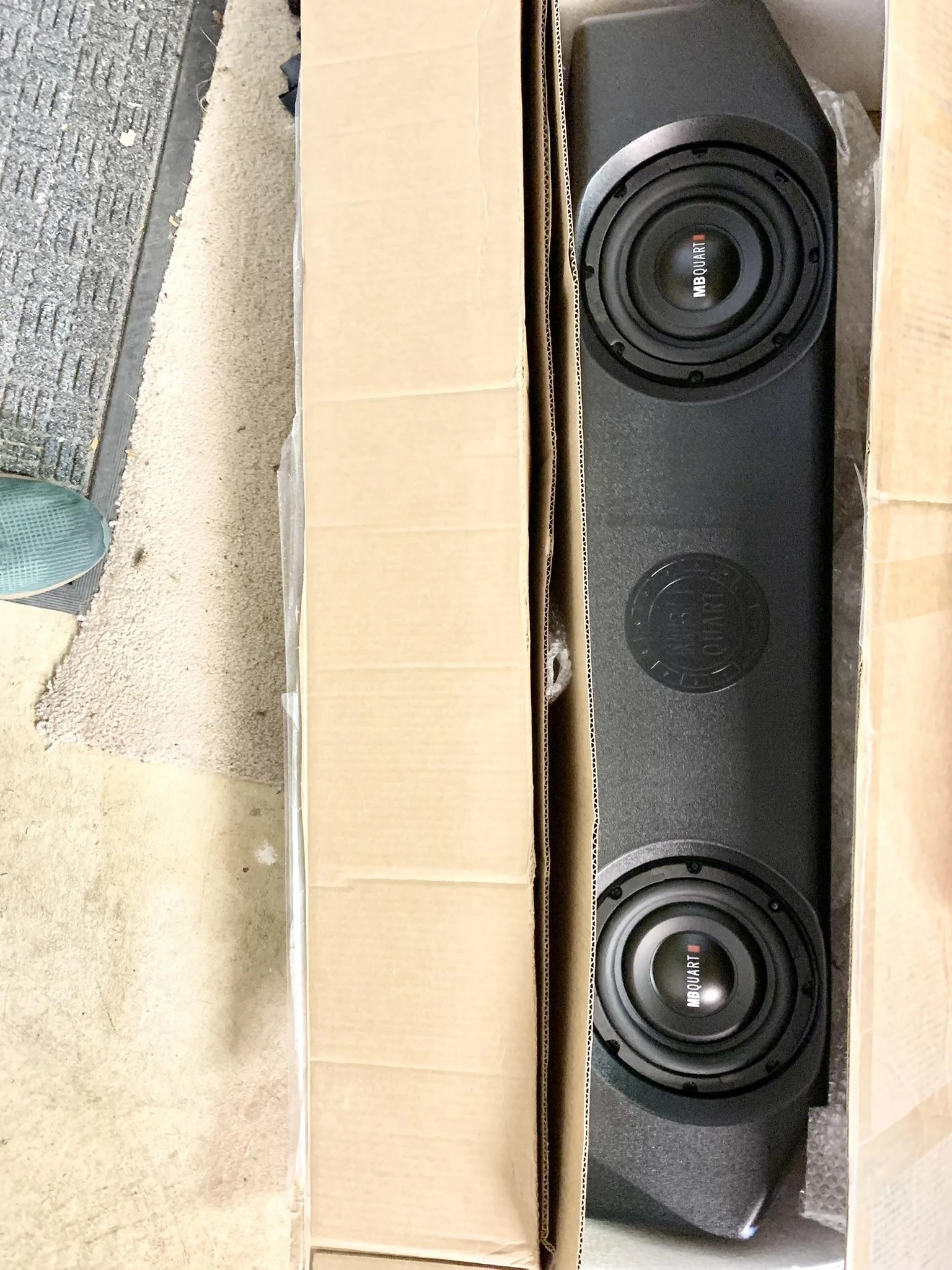 Jeep Gladiator Gladiator custom box and subs MB Quart MBQIT-SUB-1- 57D341C1-7304-4DCD-A073-08166D86E4D1