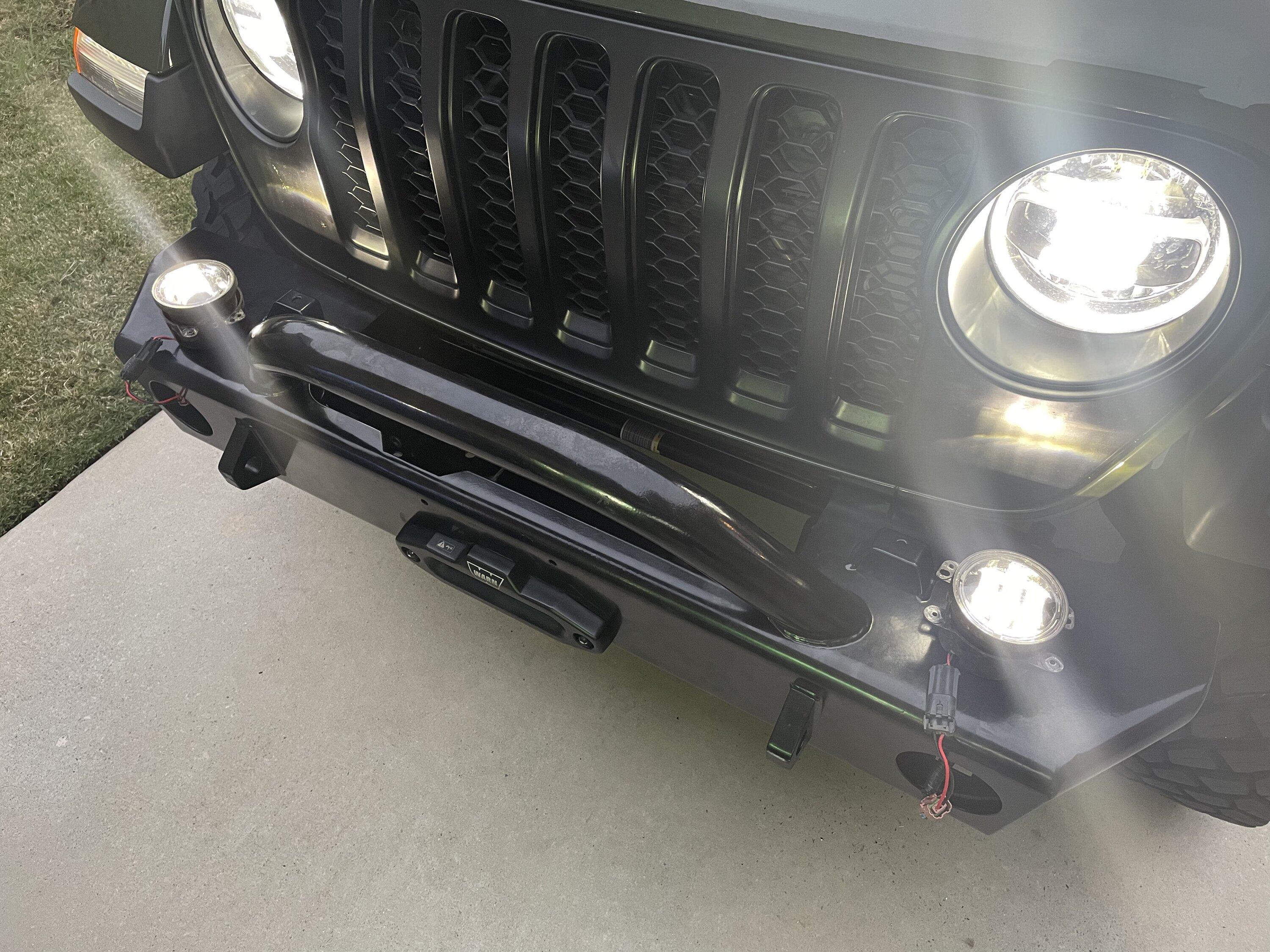 Jeep Gladiator JW Speaker 6145 J2 Series Fog Lights tempImageUxJKu0