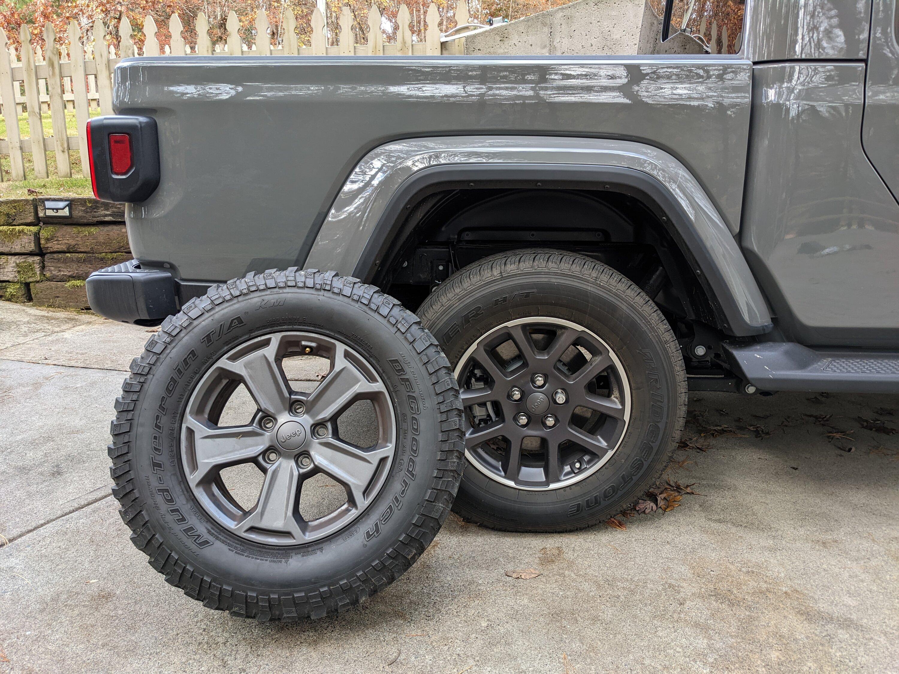 Jeep Gladiator Jk wheels on overland PXL_20221102_155013236
