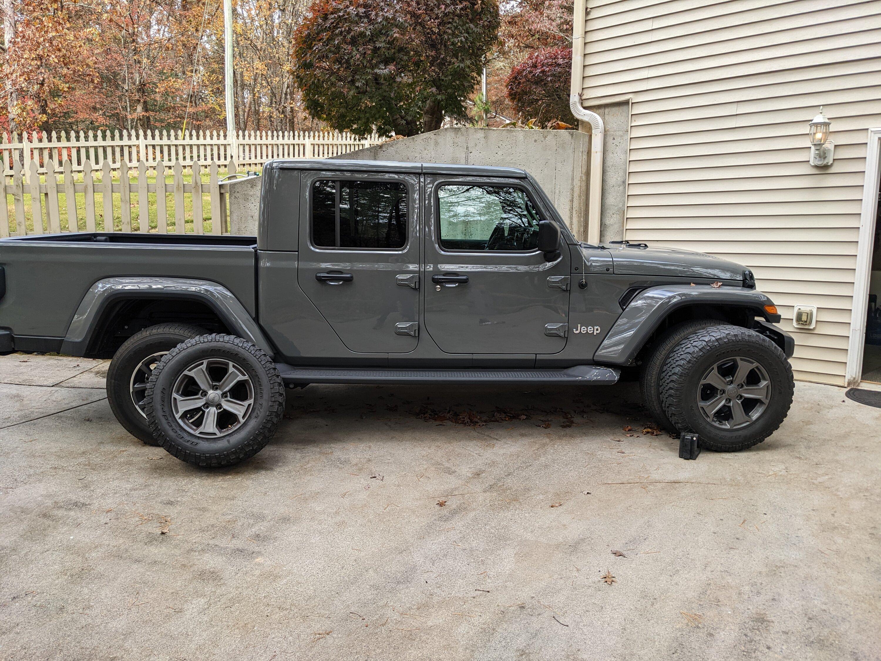 Jeep Gladiator Jk wheels on overland PXL_20221102_154951774