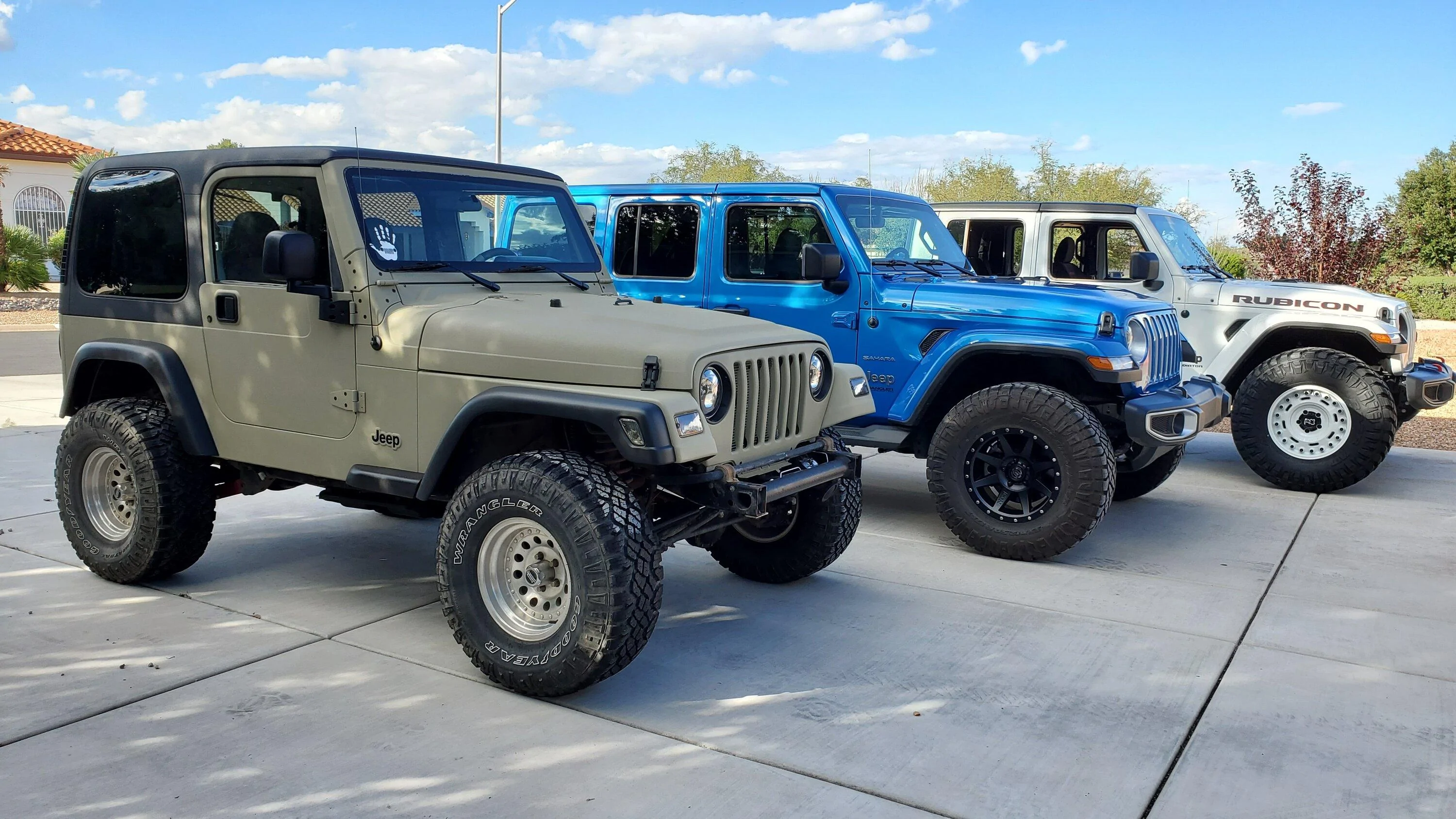 Jeep Gladiator Jeeps Parking Next To Jeeps 20221015_155041