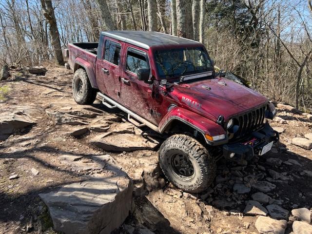 Jeep Gladiator Let's see your favorite trail photos! E40AAFFA-6258-45C8-B222-0DC5E5B24C35