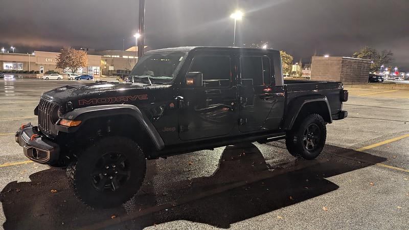 Jeep Gladiator 2021 Jeep Gladiator Mojave - Adventure Lite Build PXL_20221025_000907113.NIGHT-L