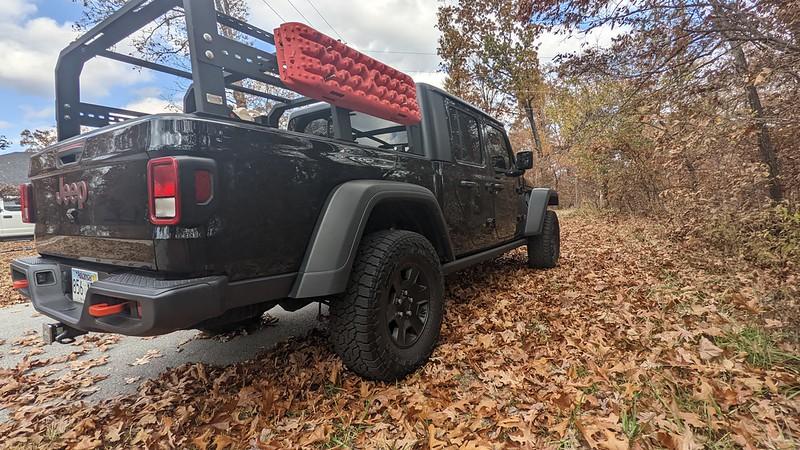 Jeep Gladiator 2021 Jeep Gladiator Mojave - Adventure Lite Build PXL_20221103_174932873-L