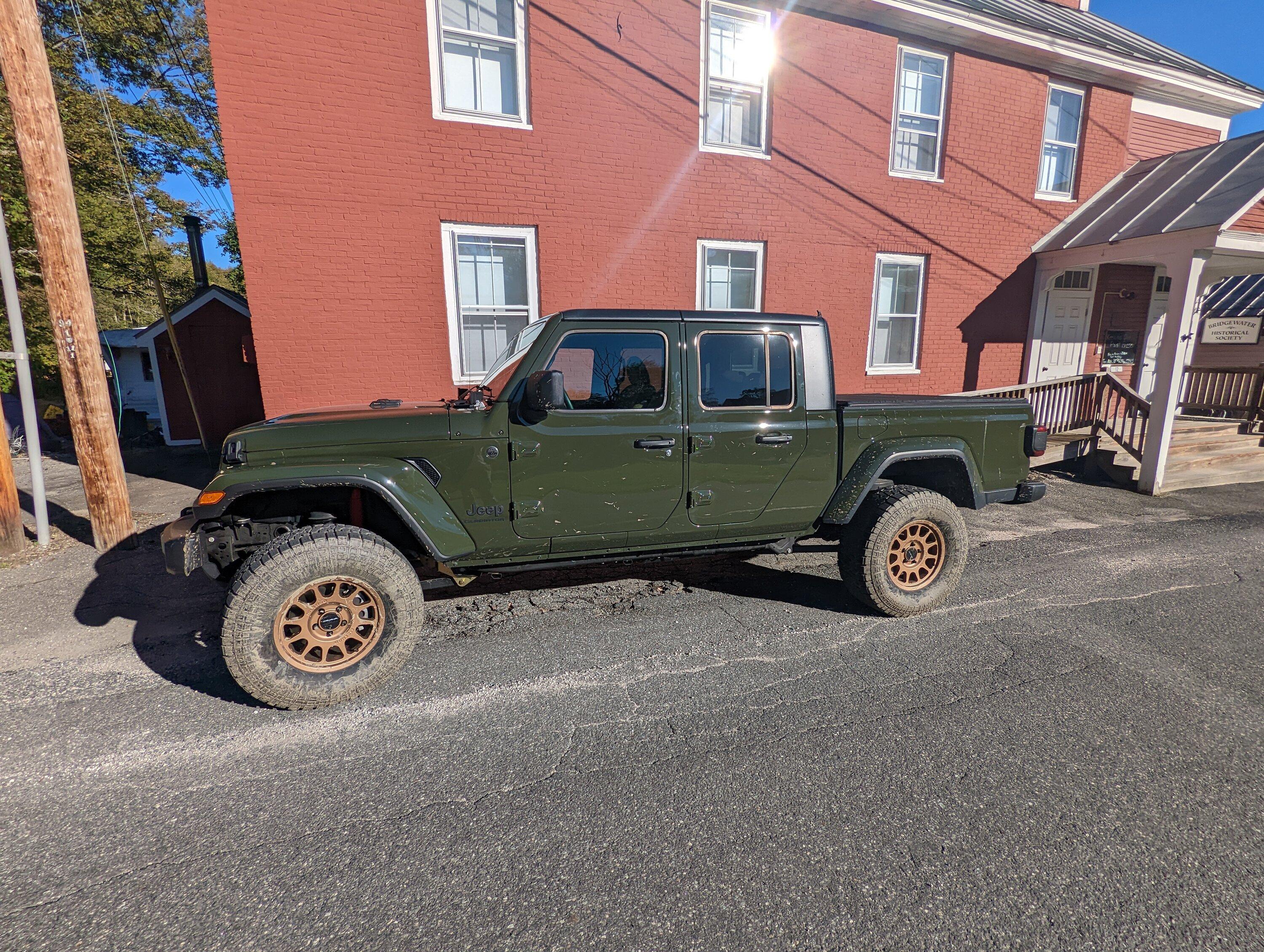 Jeep Gladiator Lets hear about your Lift PXL_20220924_202923362