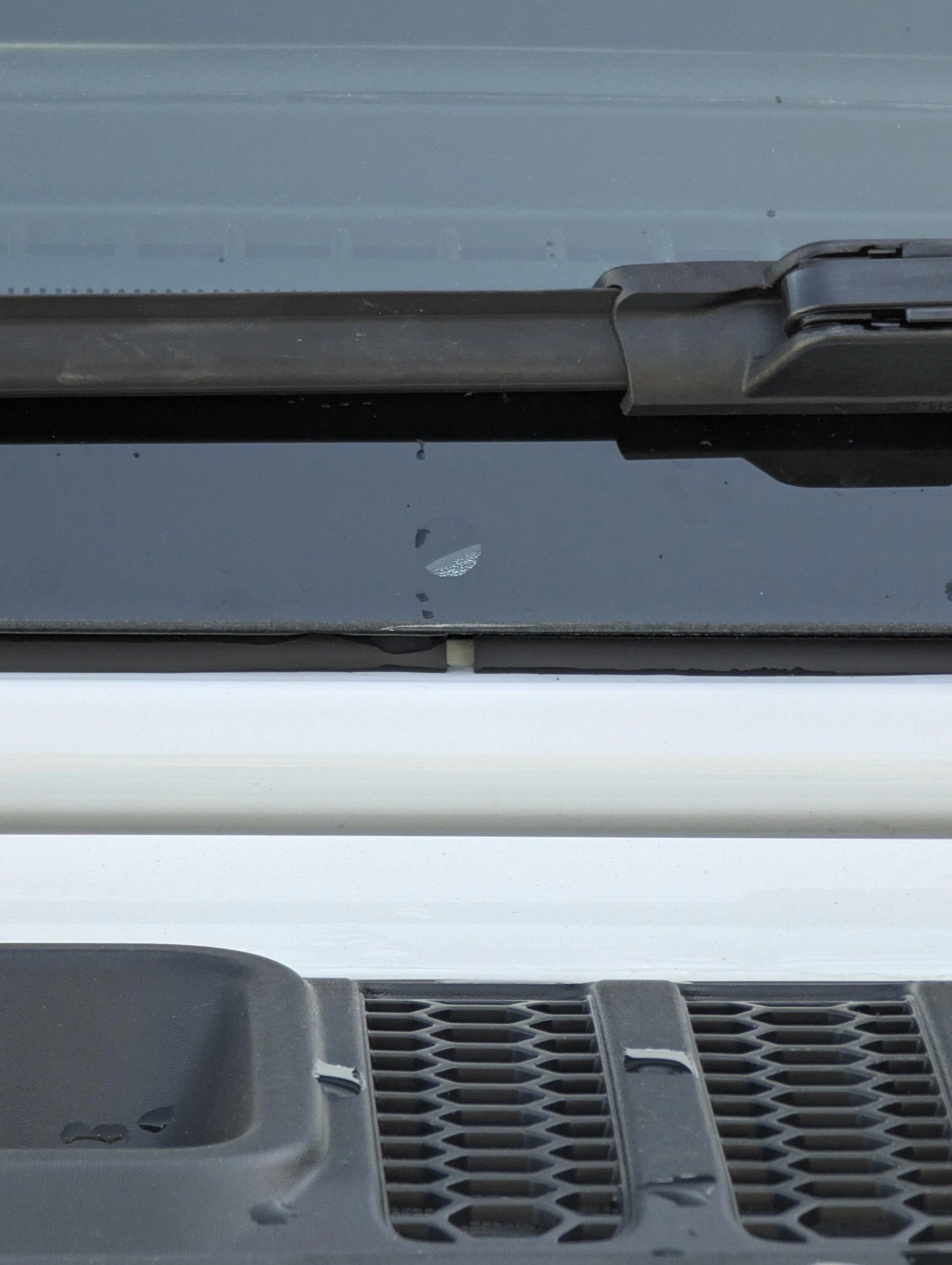 Jeep Gladiator Leaking after window replacement PXL_20221105_172212459