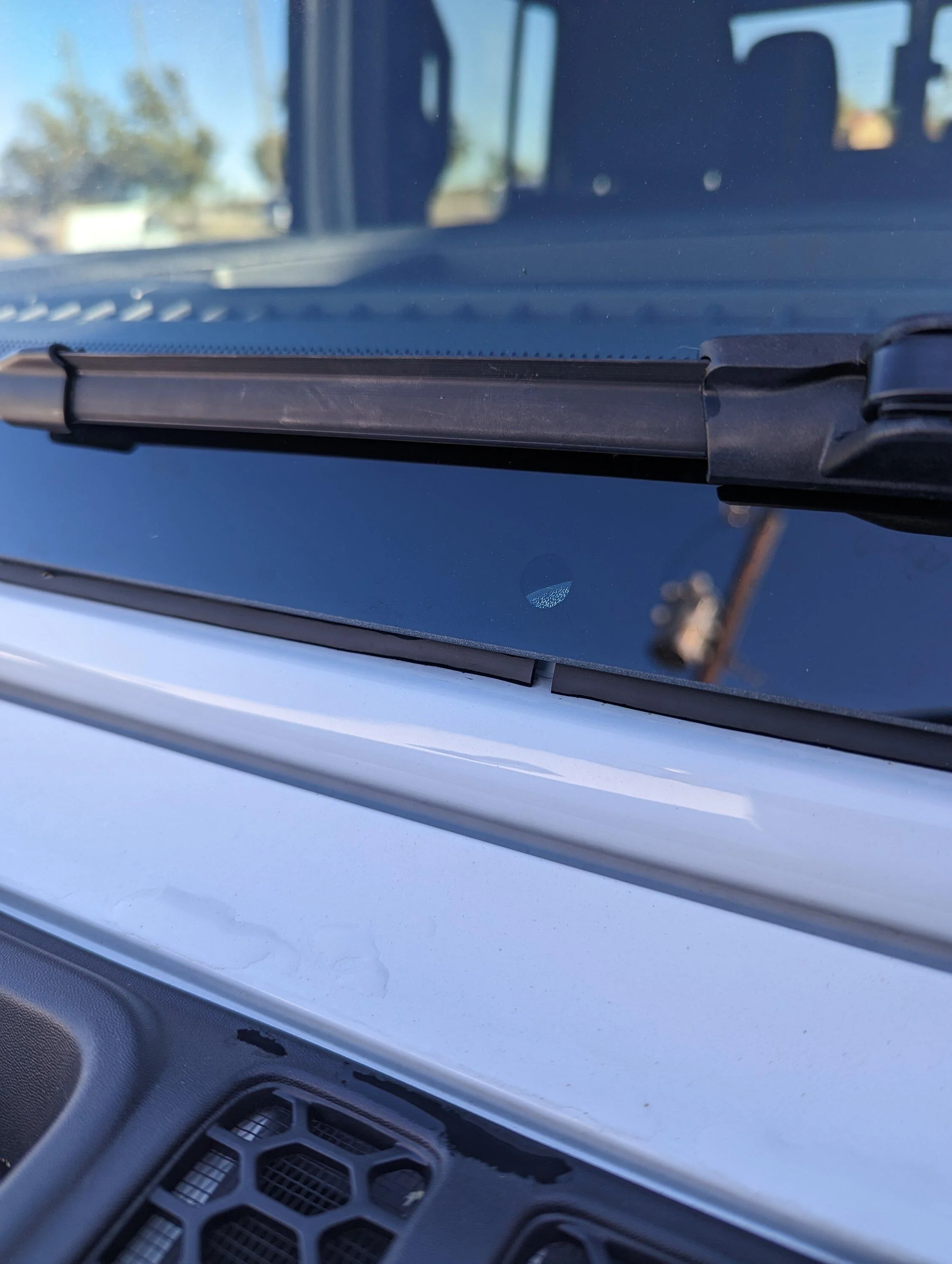 Jeep Gladiator Leaking after window replacement PXL_20221105_170735265