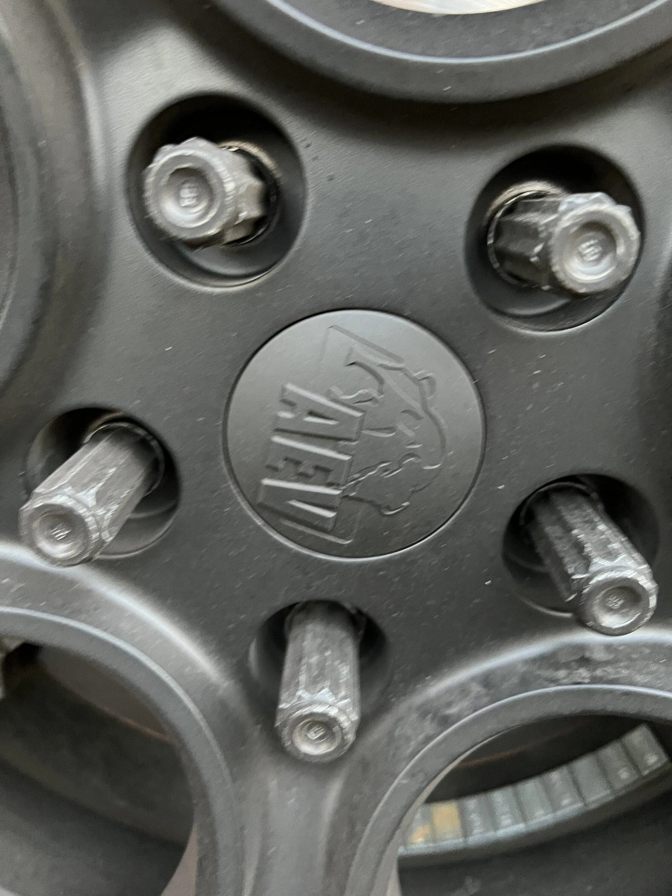 Jeep Gladiator AEV SAVEGRE 2 wheels/BFG KO2s 524ECDCE-2D52-4740-80AC-AB5D1848F102