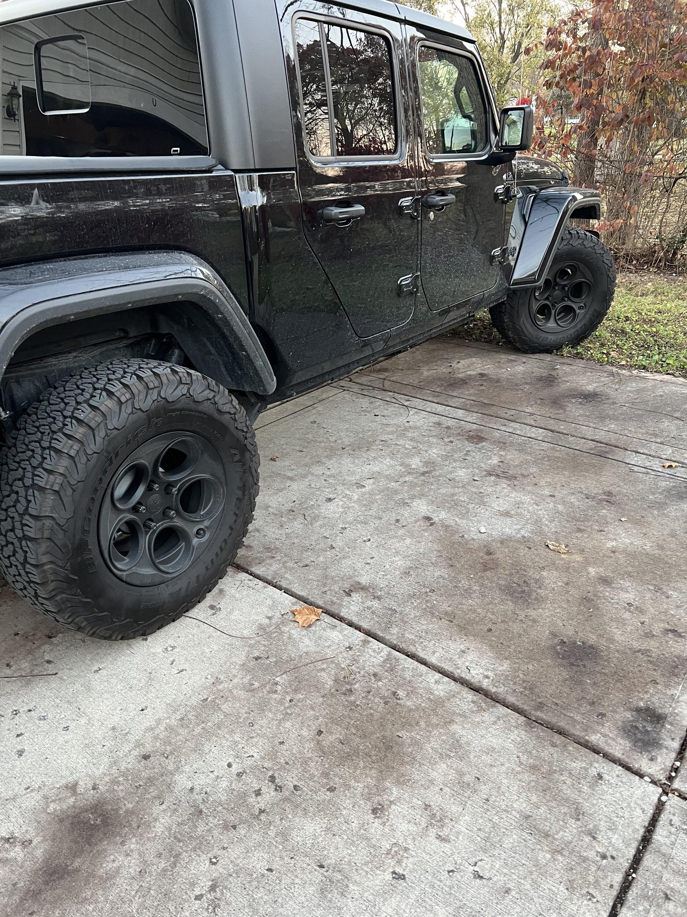 Jeep Gladiator AEV SAVEGRE 2 wheels/BFG KO2s 84DEEEA7-9E37-4E25-A5AA-C0DF452A7B11