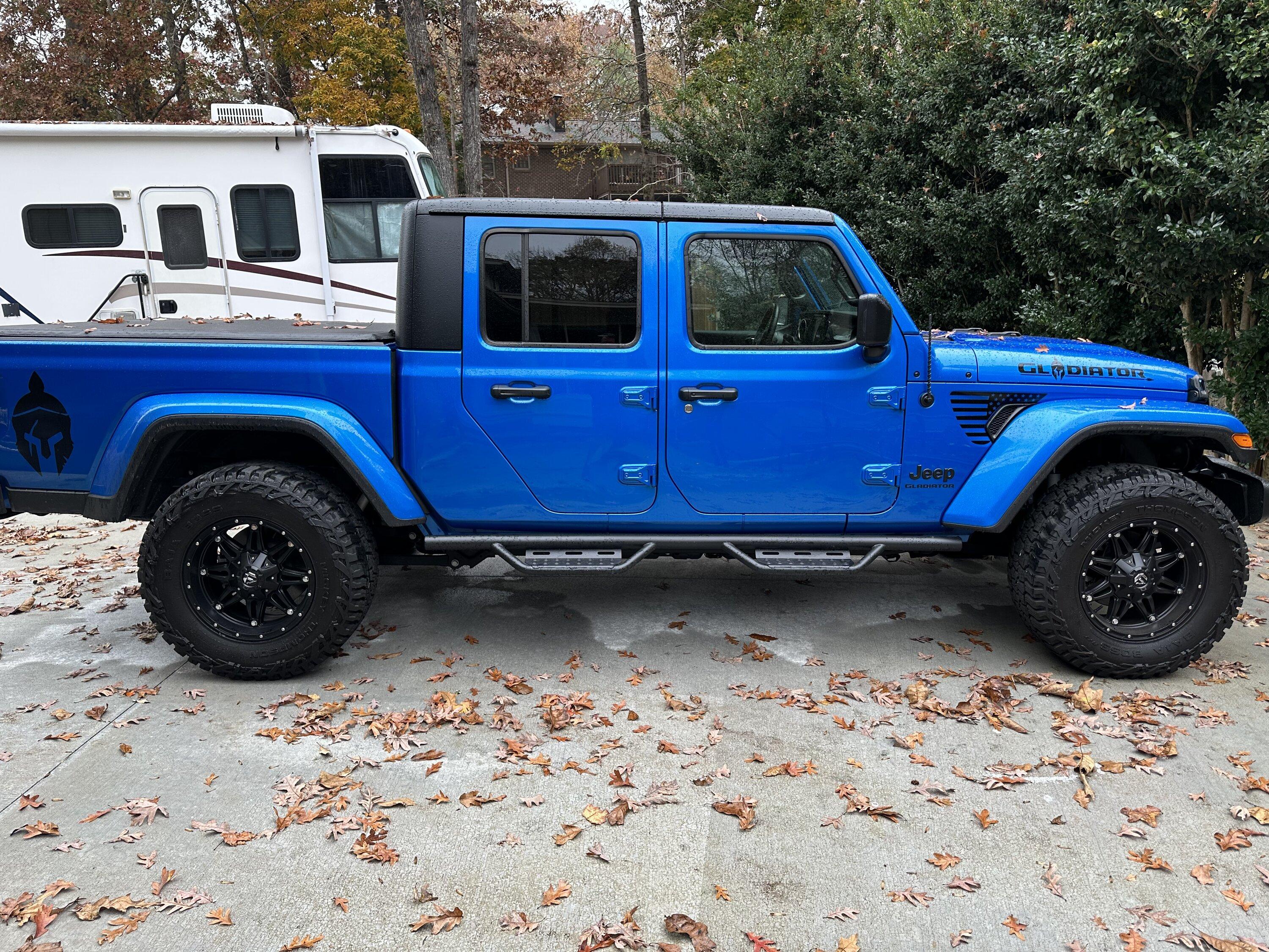 Jeep Gladiator 2022 Hydro Blue Sport S Altitude 91B8A8BC-9F38-4FB7-B997-09C013EE3E21