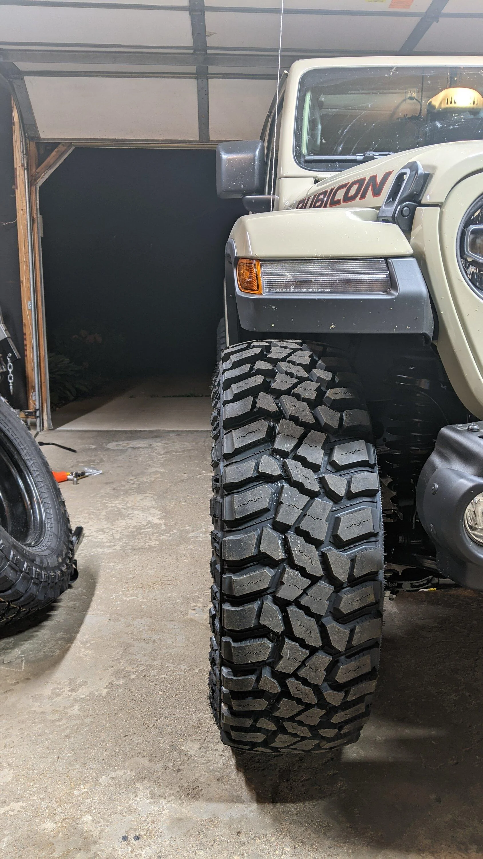 Jeep Gladiator Tried searching, show me your AEV Salta XR’s! PXL_20220604_030253851.NIGHT