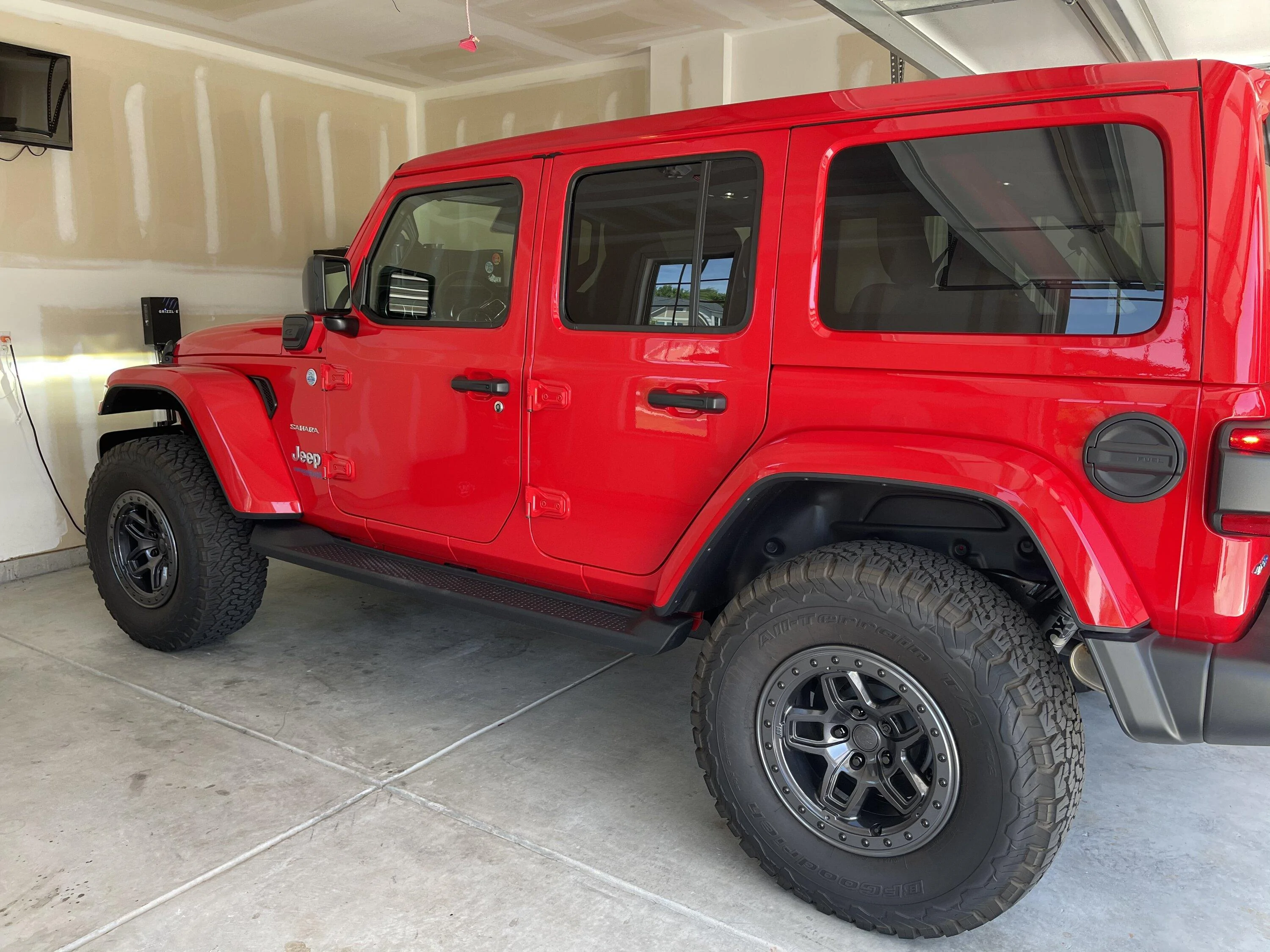 Jeep Gladiator (5) AEV Borahs with BFG 35’s D071CDE1-0456-41C9-8EC1-B4F0E1BF4F58