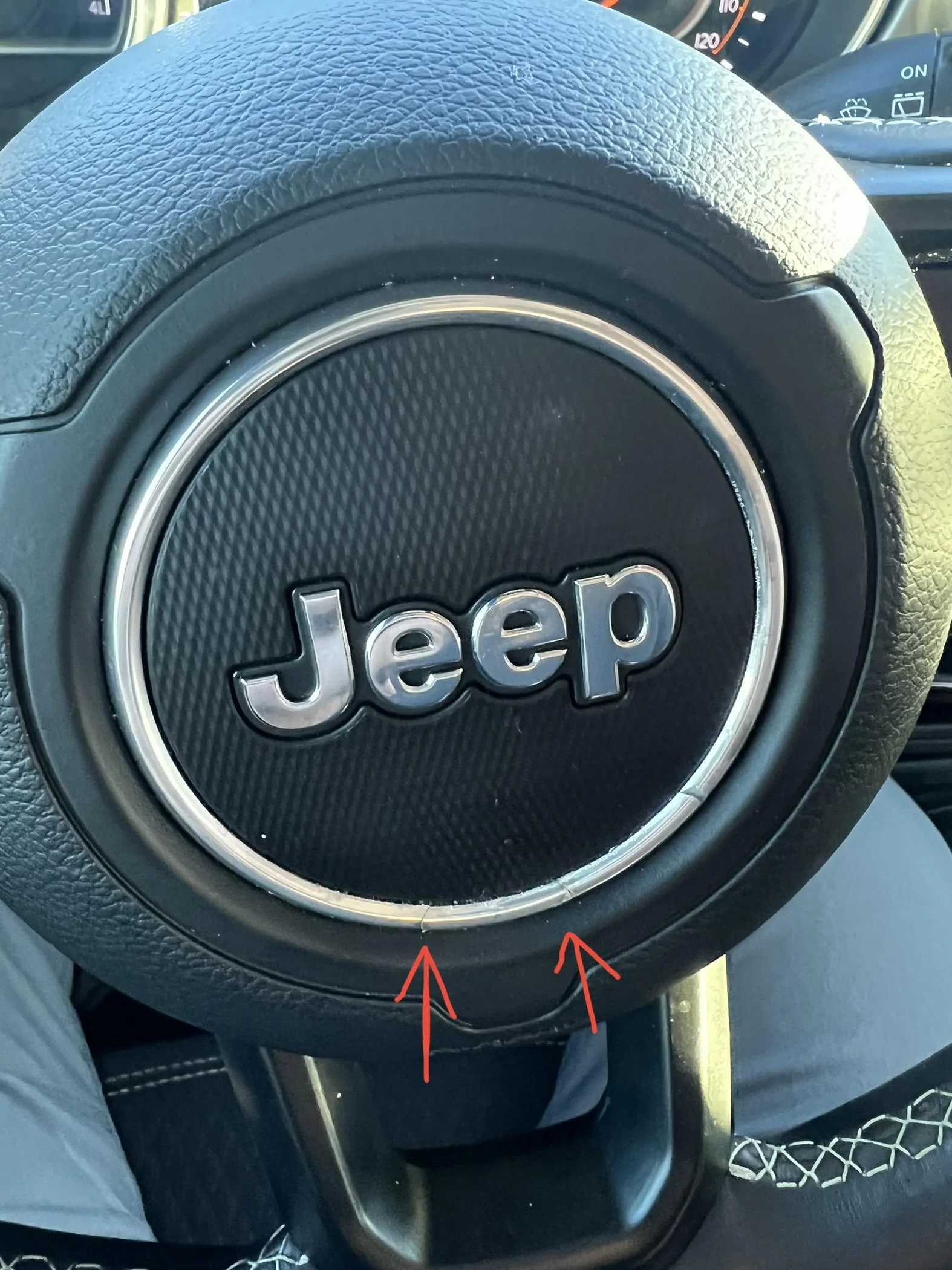 Jeep Gladiator Broken Steering Wheel / Horn Trim F9B9516F-332C-4546-9686-0D9C504DBF49