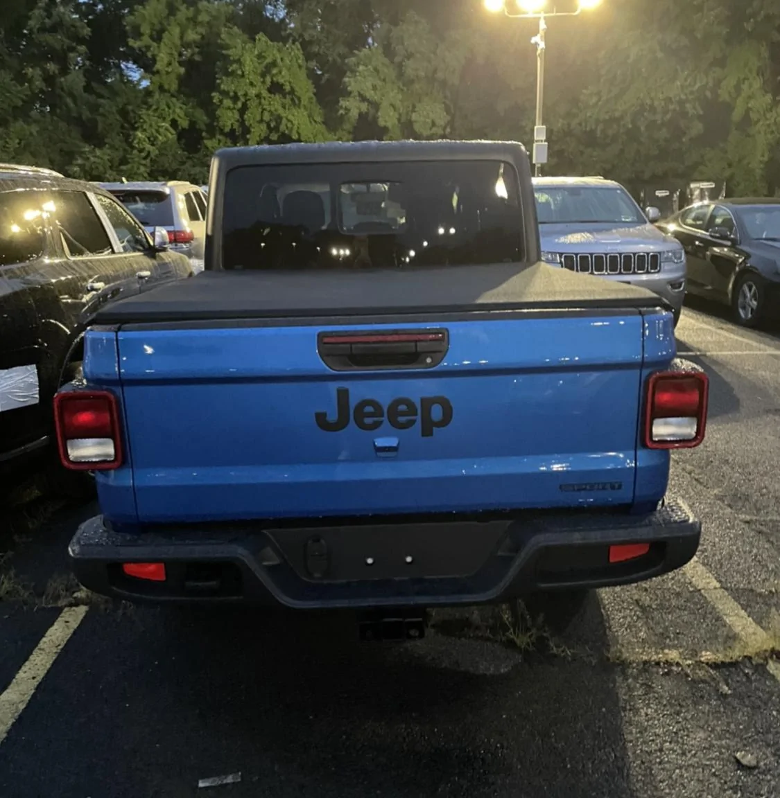 Jeep Gladiator Jeep Gladiator JT Complete Hardtop with Storage Cart and Storage Bag - $1,750 328C09CD-36C7-44C8-934A-8F30D3F3A849