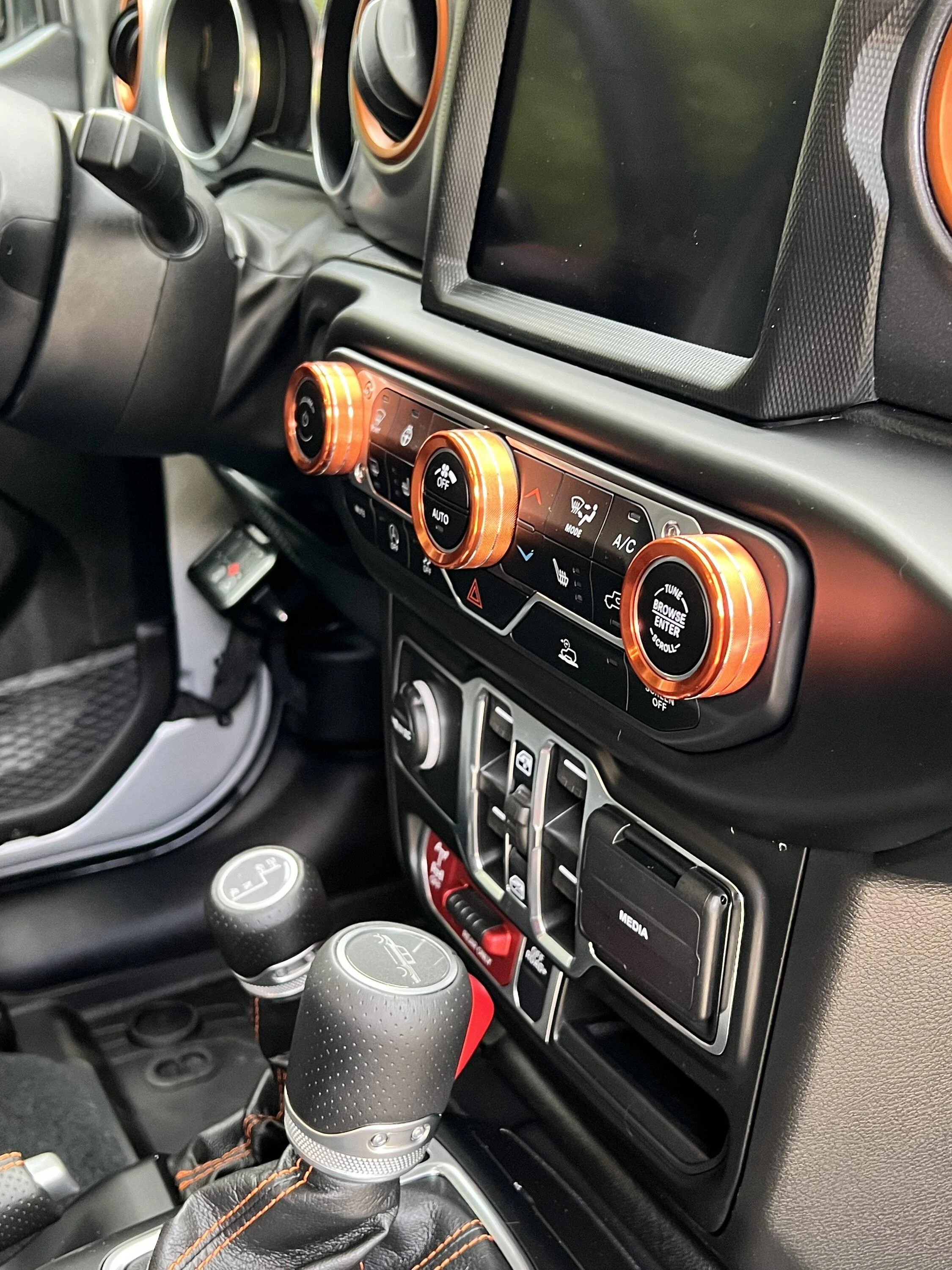 Jeep Gladiator Mojave orange mods IMG-0891
