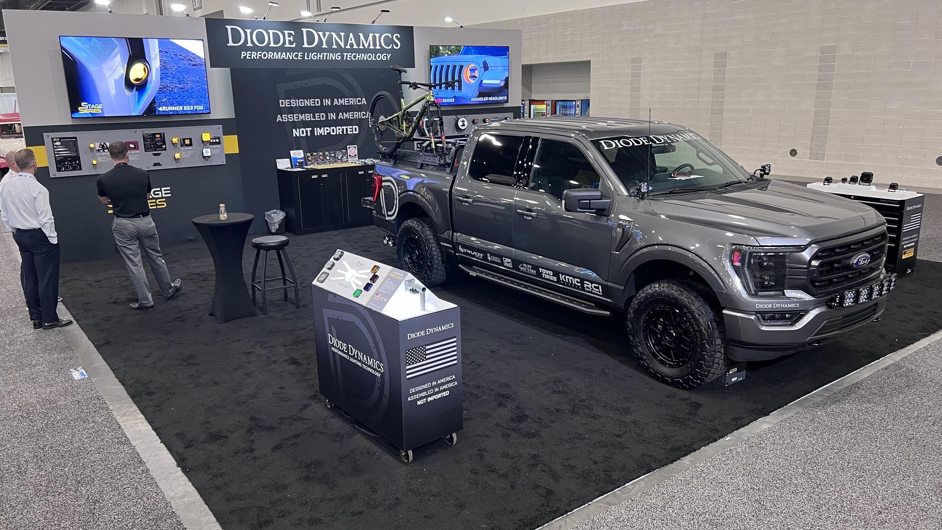 Jeep Gladiator SEMA Recap 2022 | Rock Lights, HitchMount LED Pod, Max Laser LED Pods, and Elite Series Headlights! CjEfT9Y