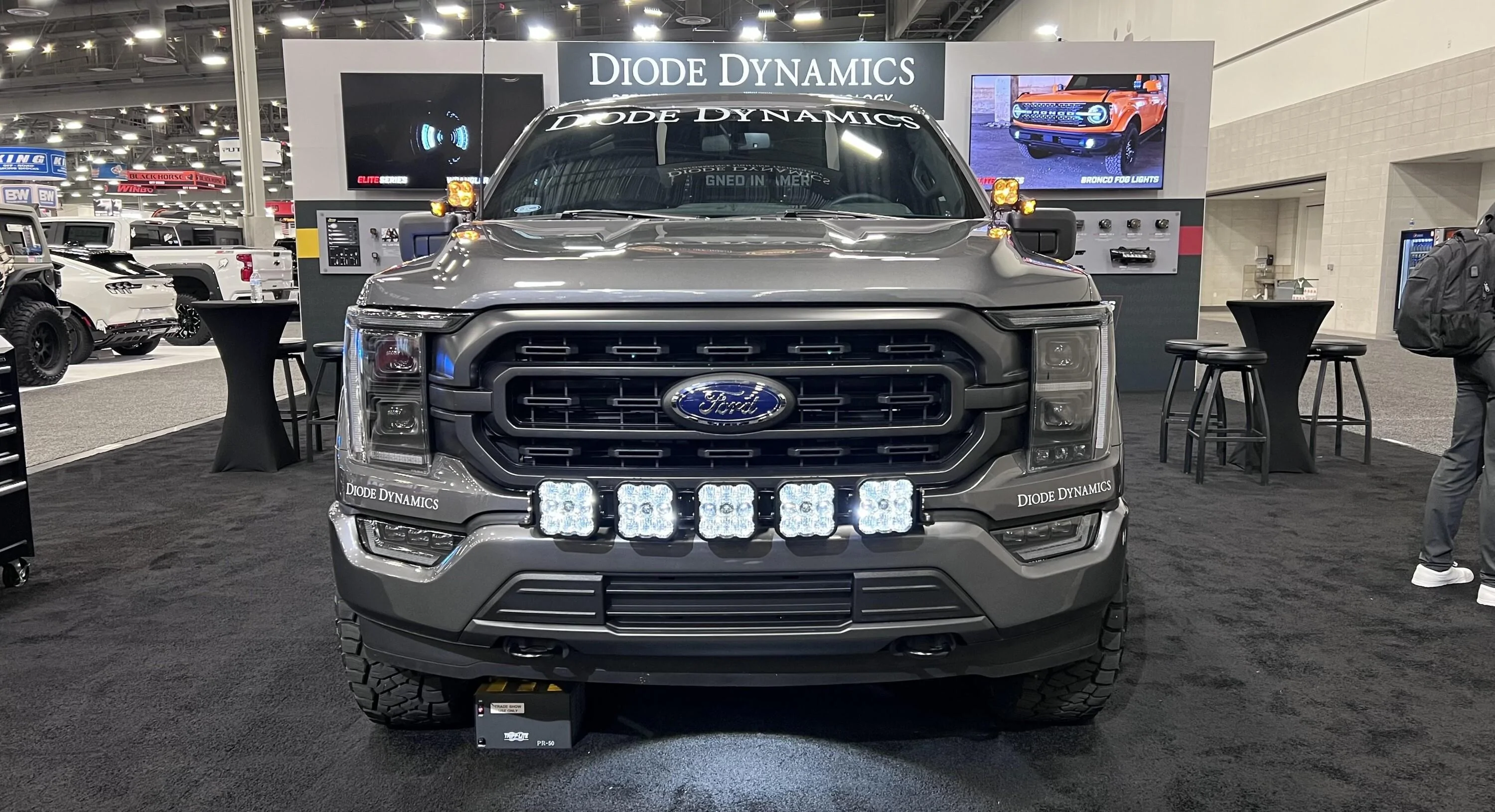 Jeep Gladiator SEMA Recap 2022 | Rock Lights, HitchMount LED Pod, Max Laser LED Pods, and Elite Series Headlights! 26DTTuy